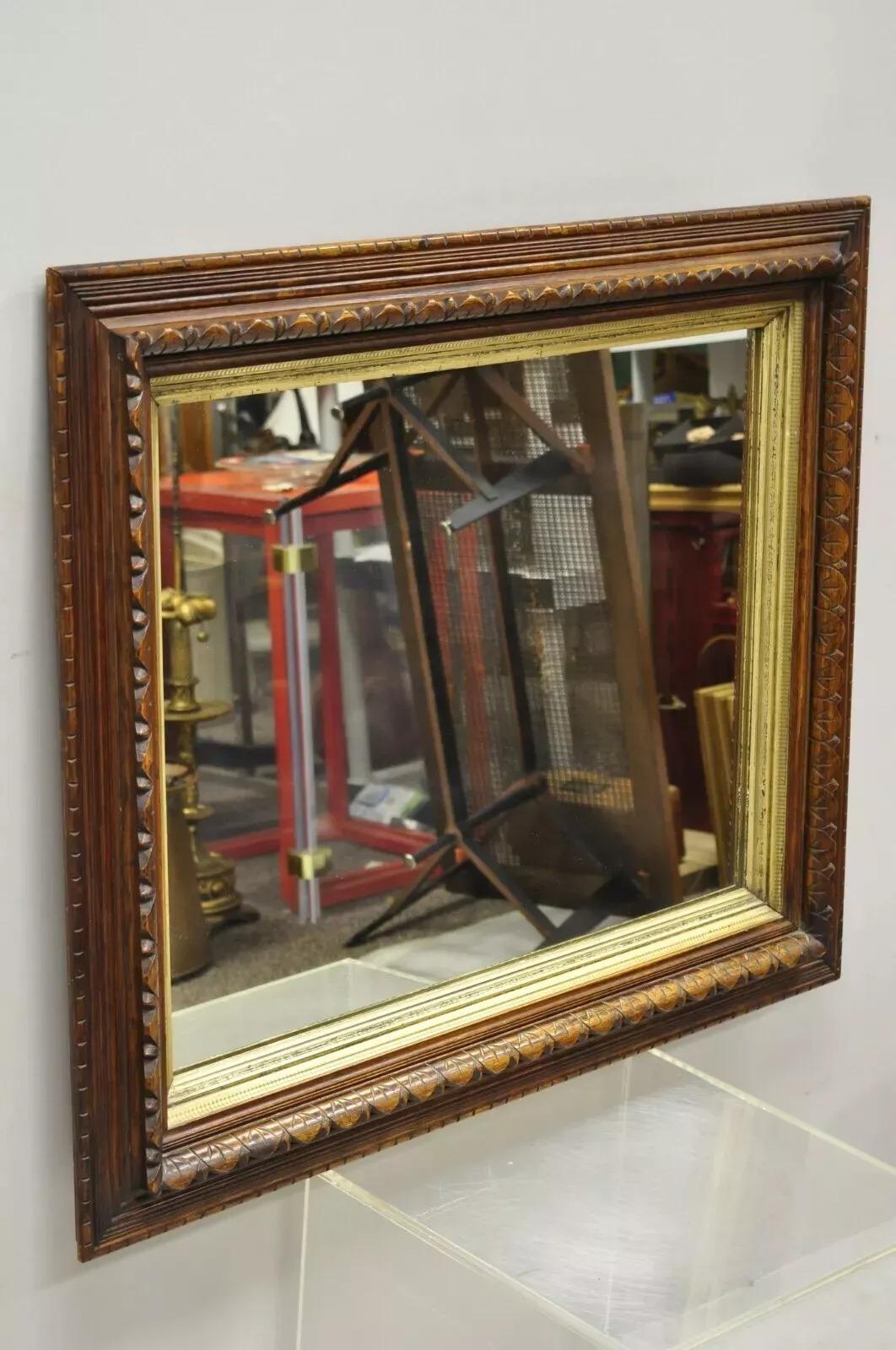 Inconnu Miroir mural victorien américain du 19e siècle en bois de chêne sculpté à la main et doré à l'or en vente