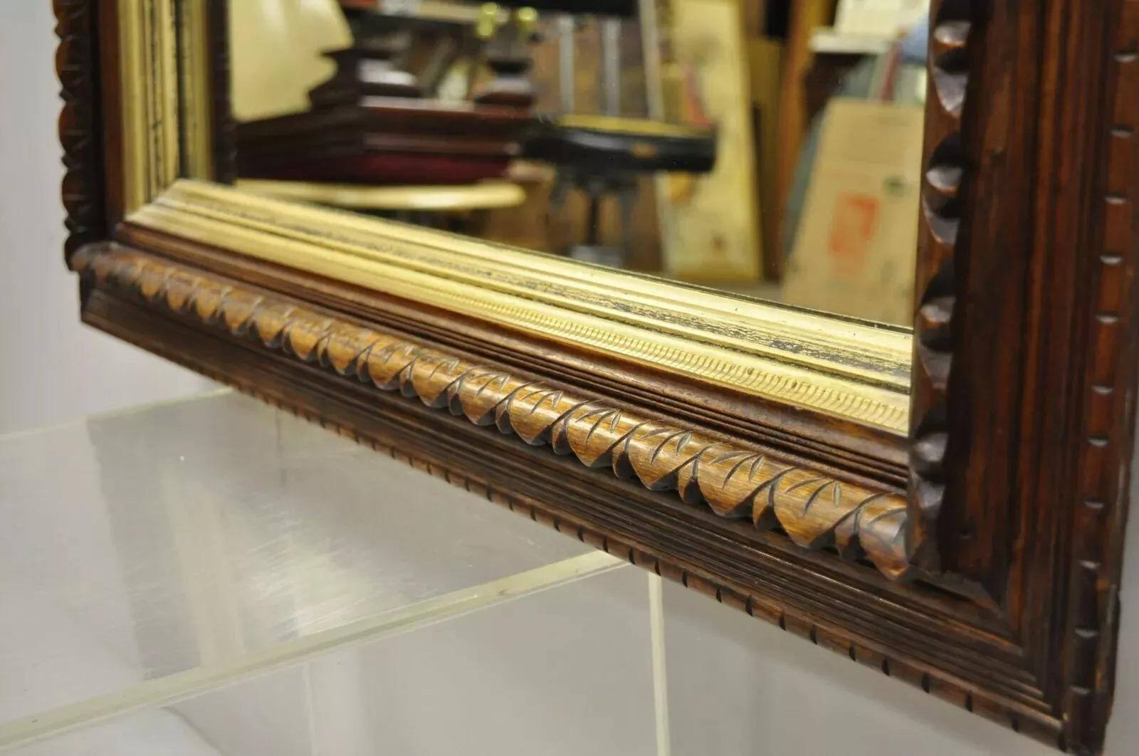Verre Miroir mural victorien américain du 19e siècle en bois de chêne sculpté à la main et doré à l'or en vente