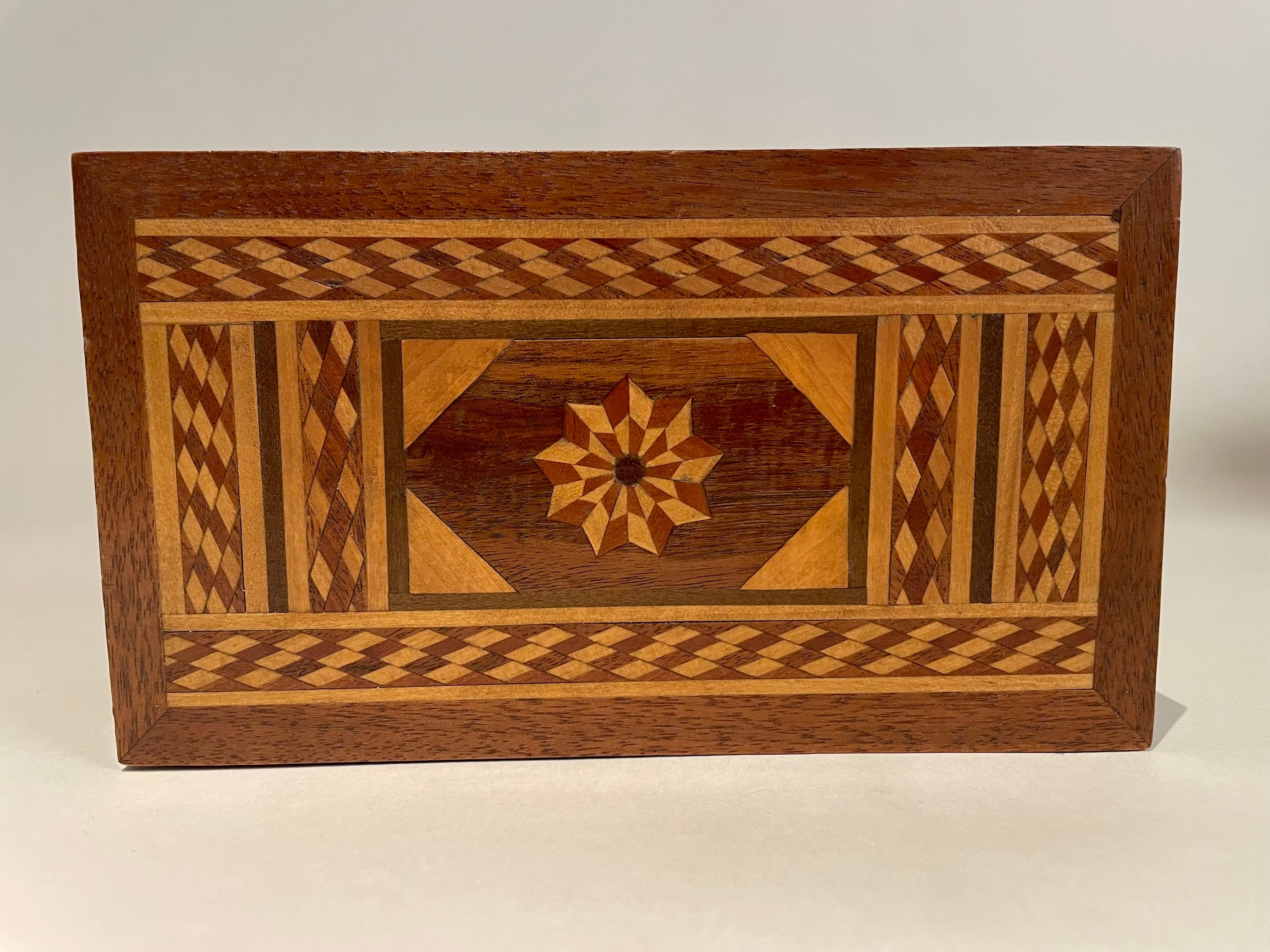 19th C American Walnut Box With Geometric And Starburst Fruitwood Inlay 6