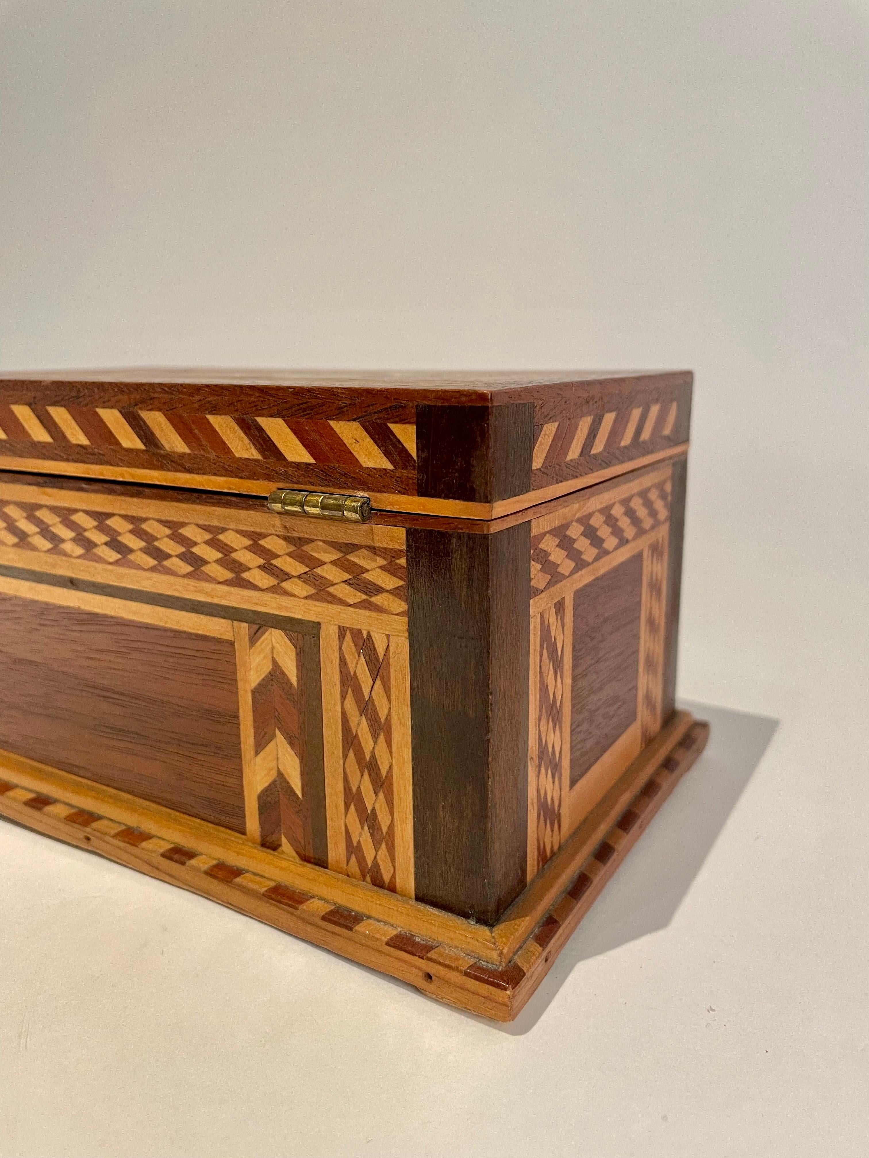 19th C American Walnut Box With Geometric And Starburst Fruitwood Inlay 2
