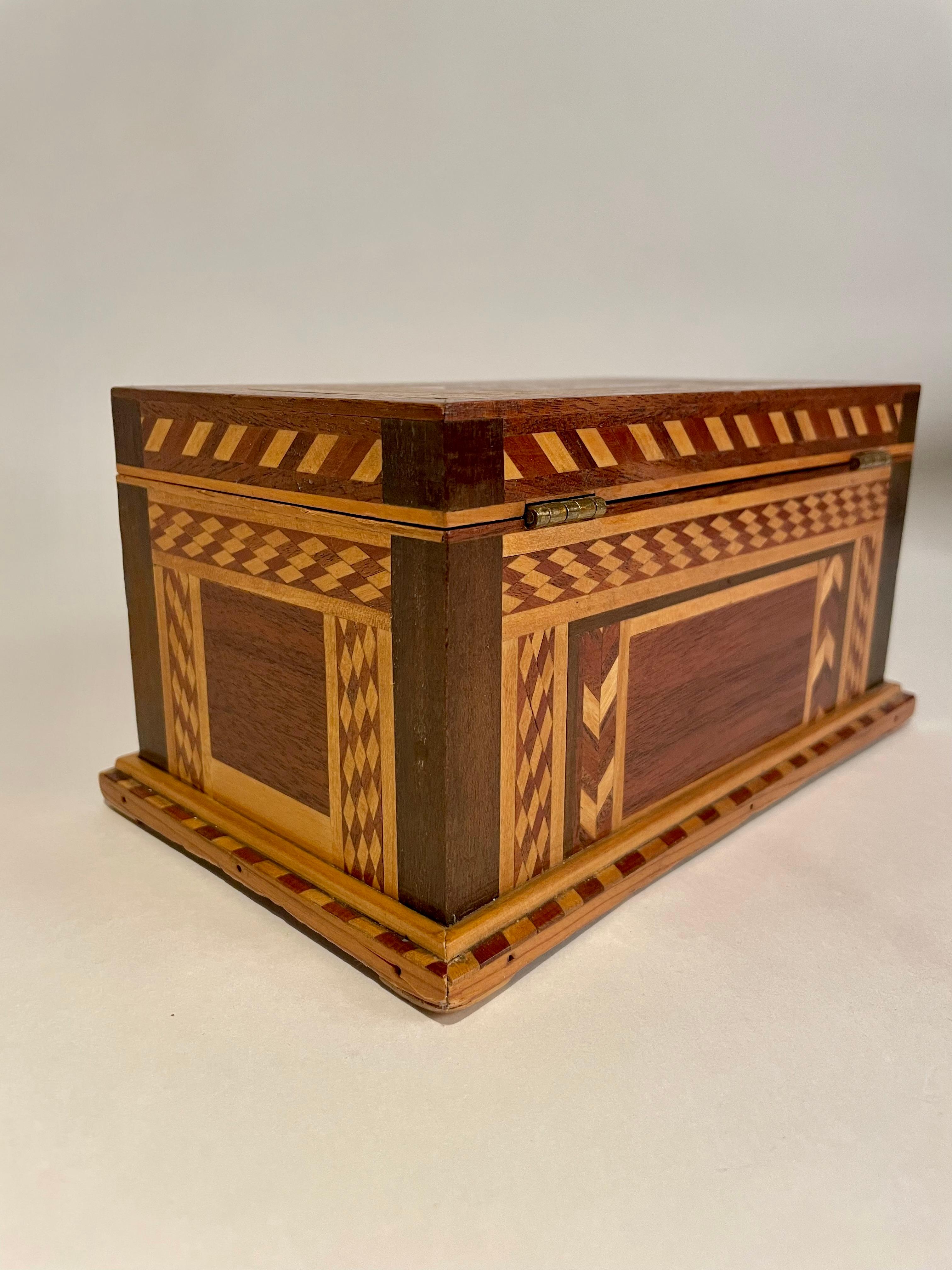 19th C American Walnut Box With Geometric And Starburst Fruitwood Inlay 3