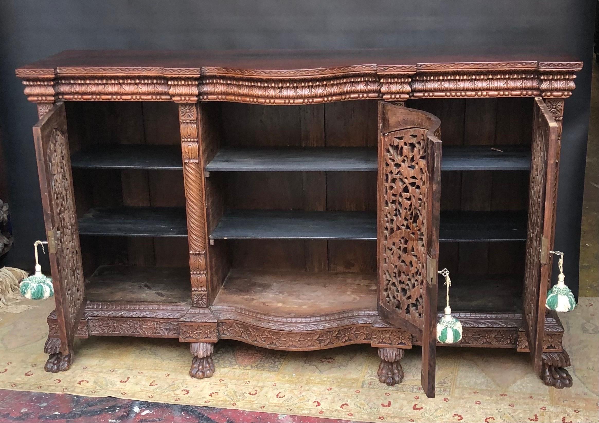 Anglo-indisches Regency-Sideboard/Anrichte aus geschnitztem Mahagoni und Padouk aus dem 19. Jahrhundert im Angebot 7