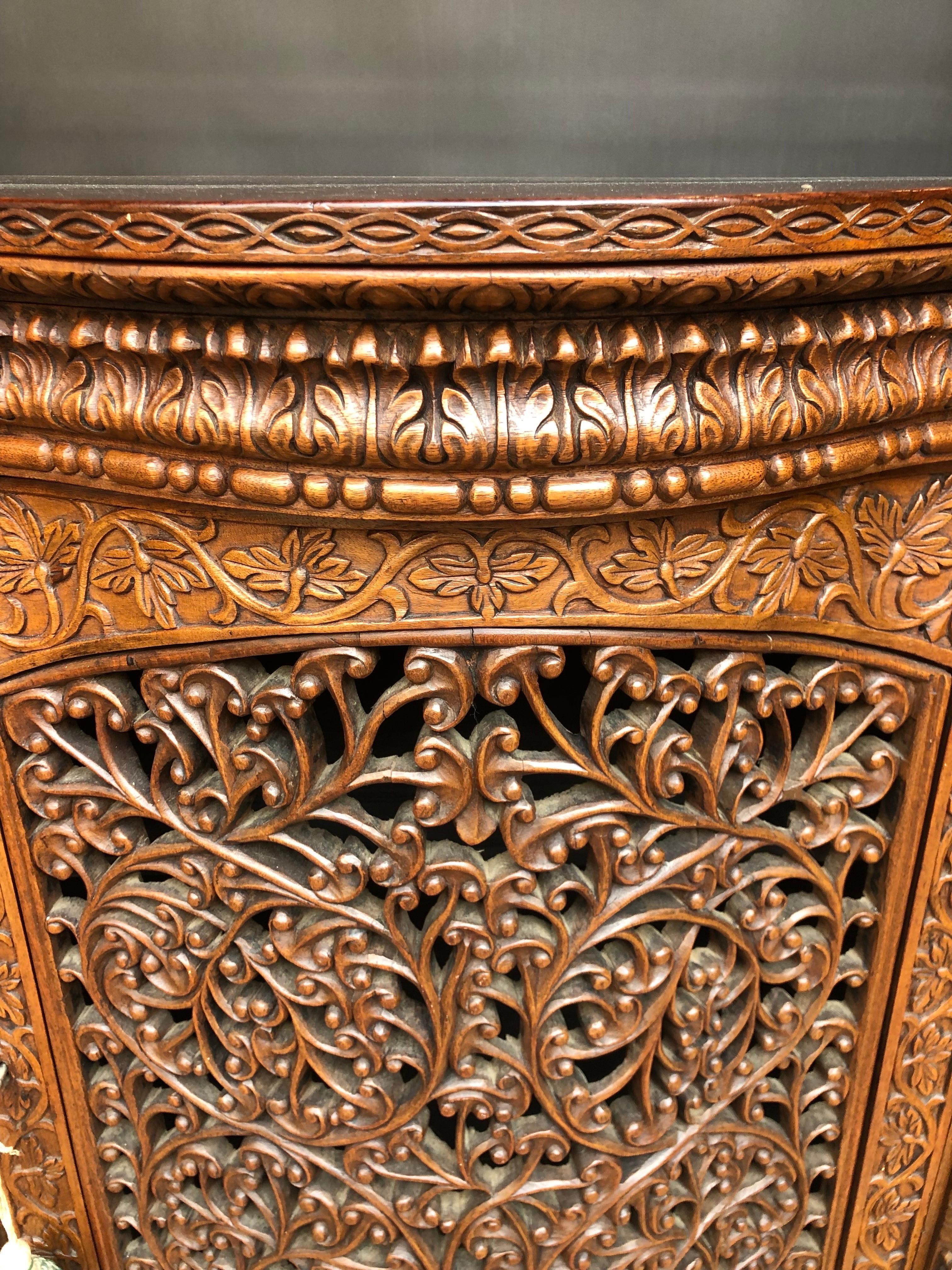 19th C. Anglo Indian Regency Carved Mahogany & Padouk Sideboard / Credenza For Sale 9