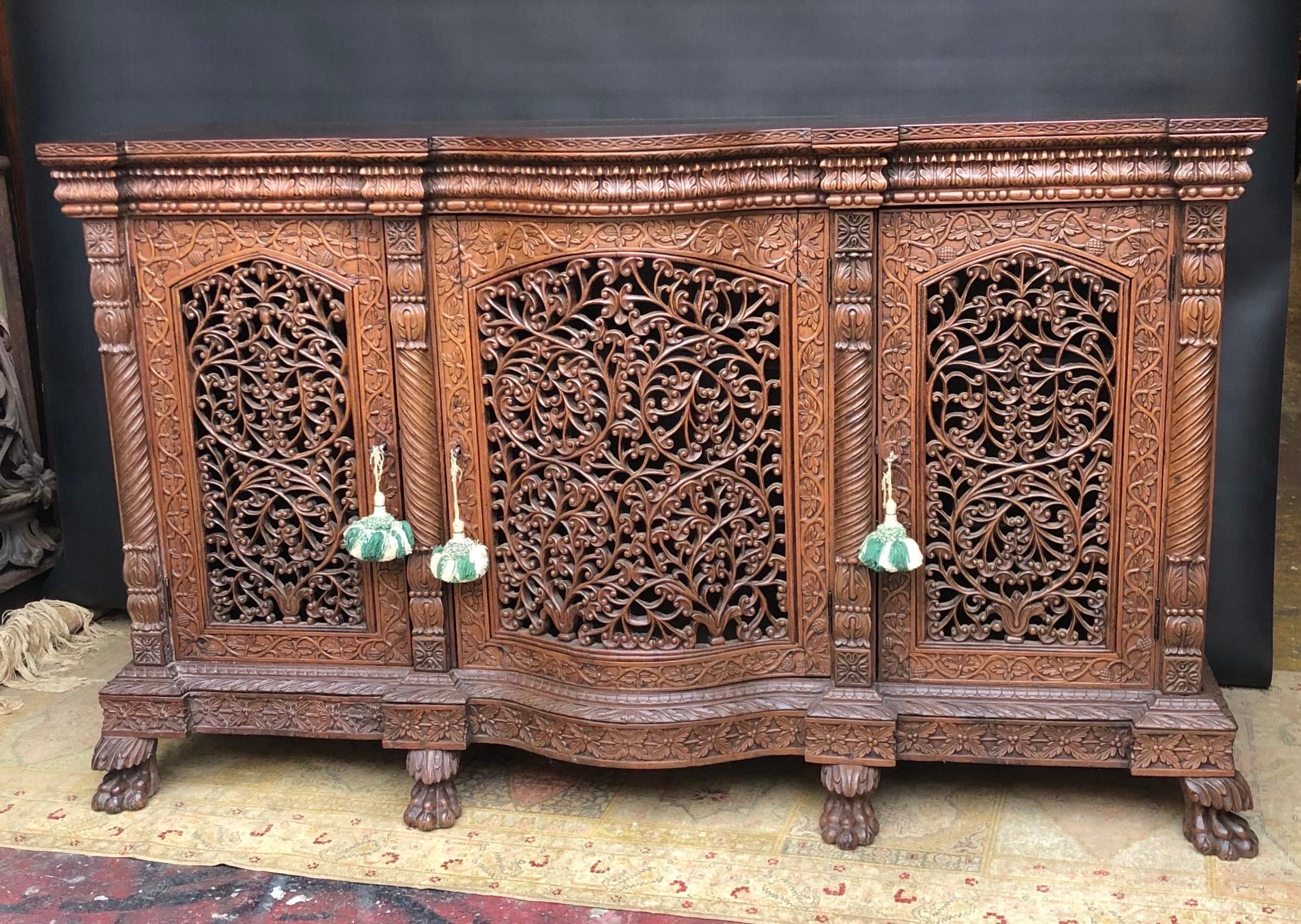 19th C. Anglo Indian Regency Carved Mahogany & Padouk Sideboard / Credenza For Sale 11