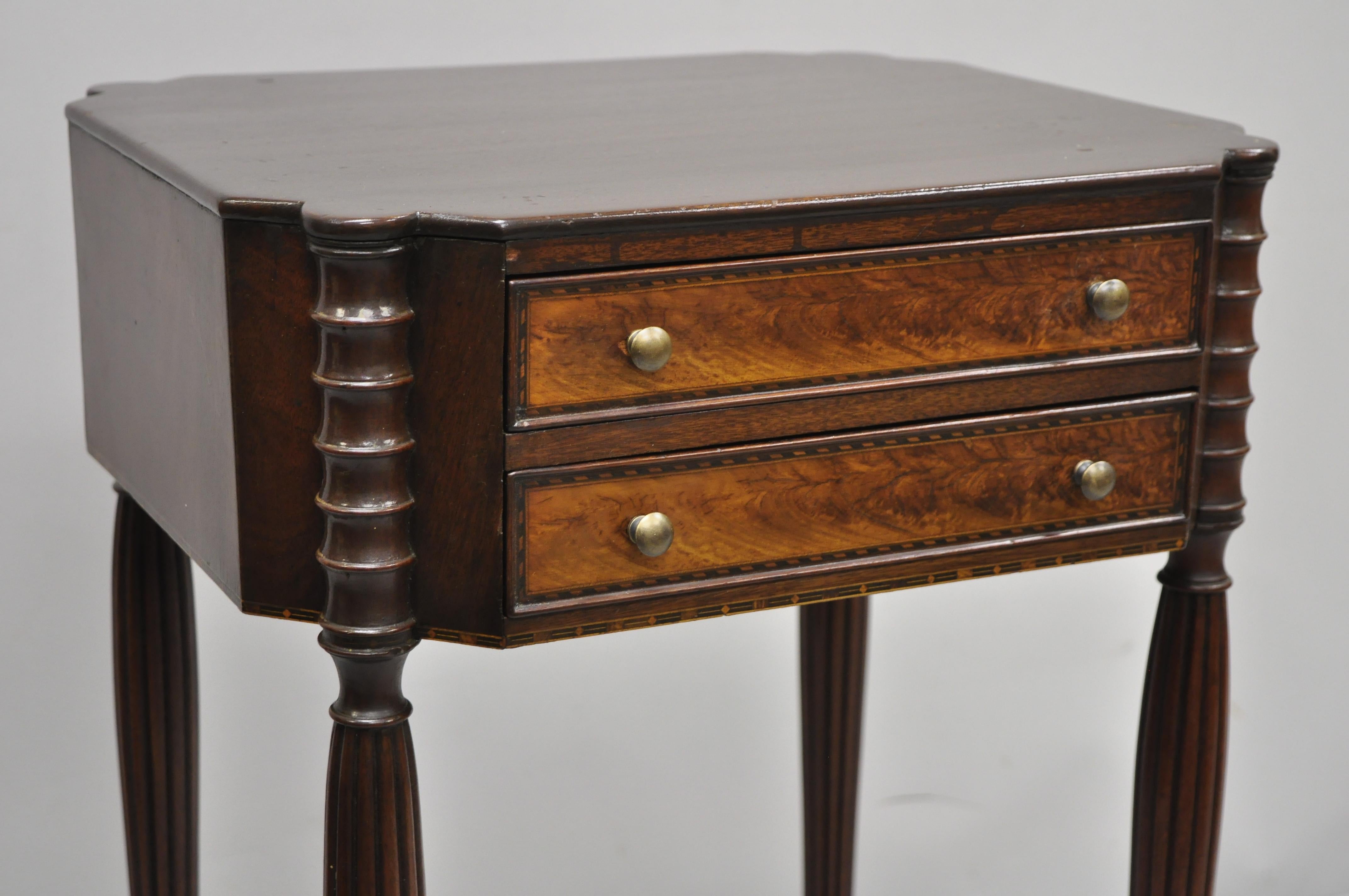 Antique American Sheraton Tall Tapered Leg Burl Wood Nightstand Table In Good Condition For Sale In Philadelphia, PA