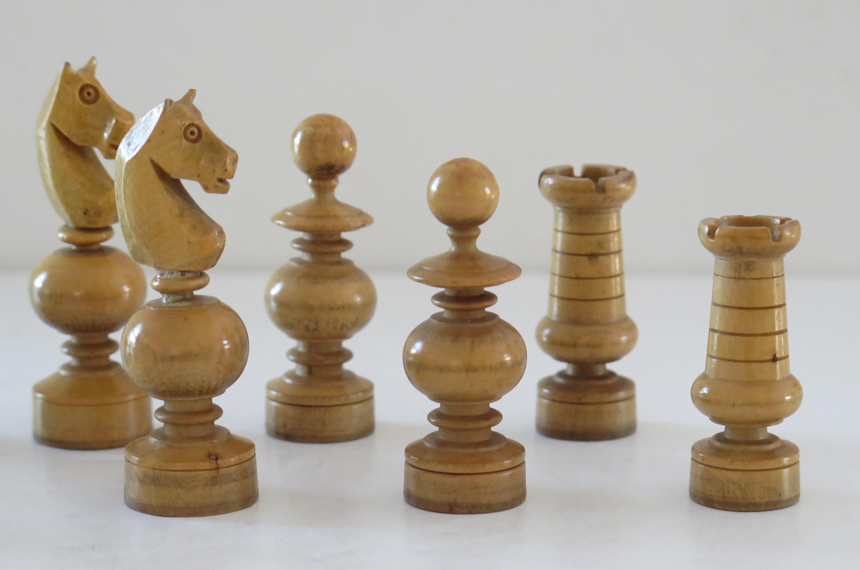 British 19th C Antique Chess Set Game in Regency Shape with Pine Lidded Box Kings