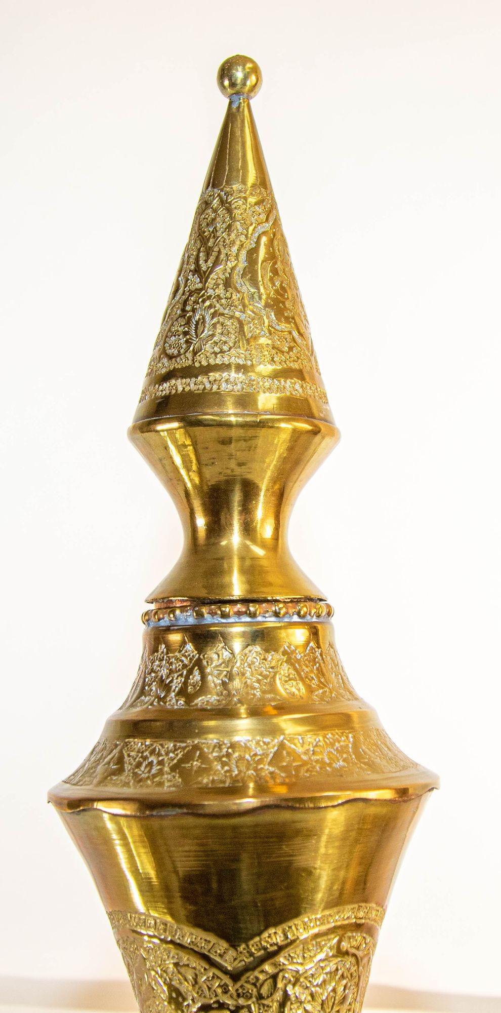19th C. Antique Chiseled Brass Oversized Mughal Rose Water Perfume Holder Bidri For Sale 1