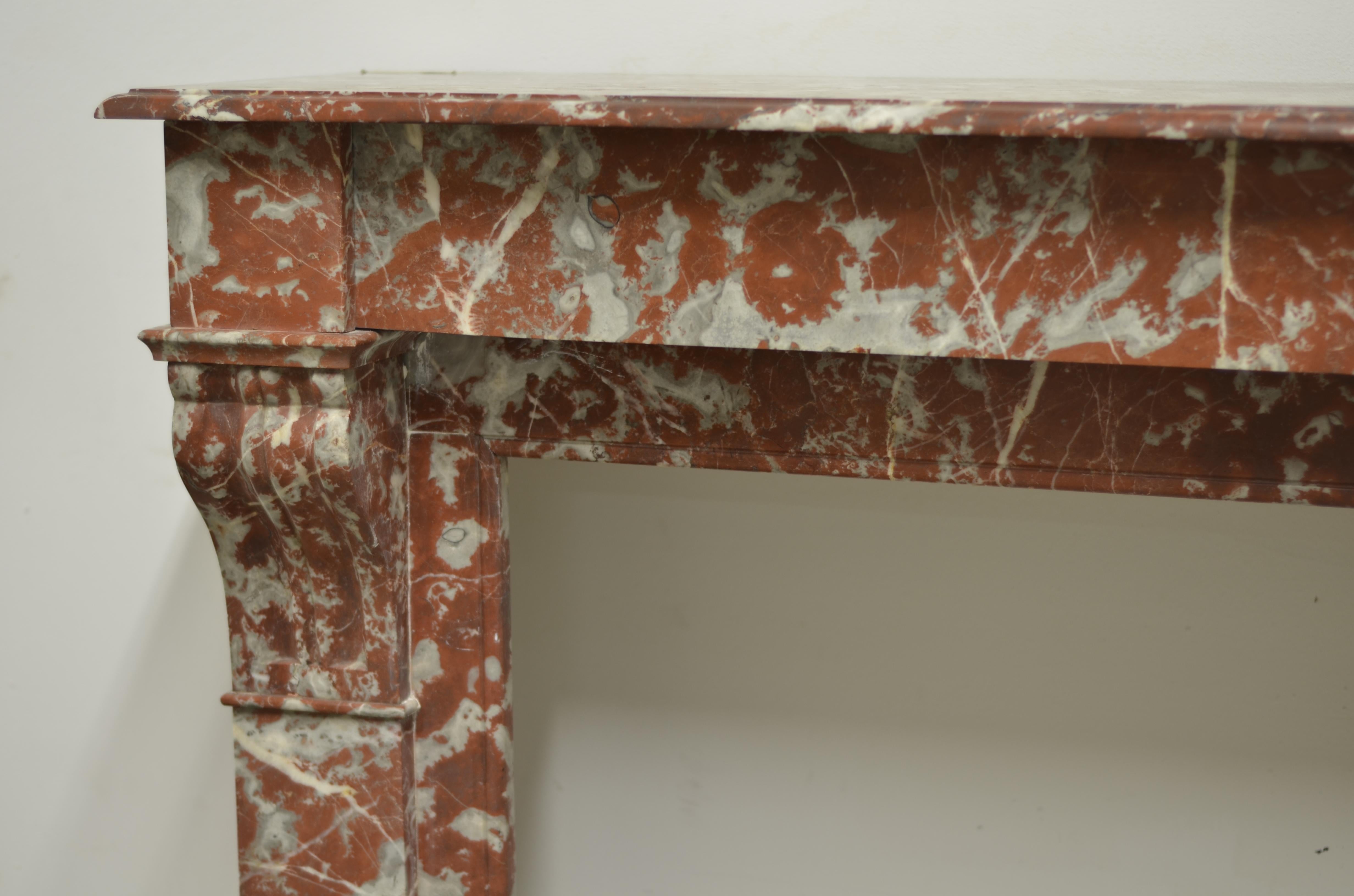 19th Century Antique Fireplace Mantel in Red Marble For Sale 1