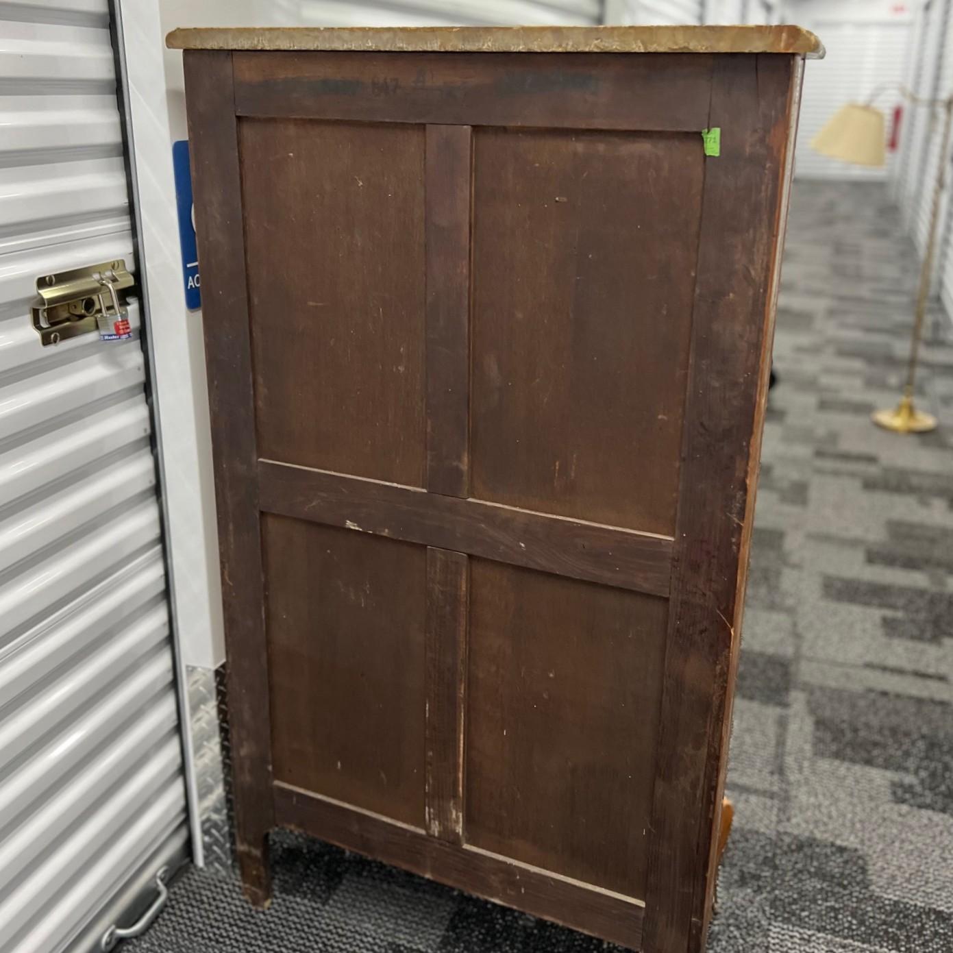 Ancienne commode Semainier française de style Louis XV du 19ème siècle avec dessus en marbre en vente 3