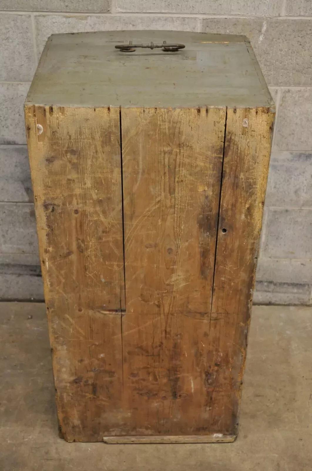 19th C. Antique Primitive Dome Top Gray Painted Dovetailed Blanket Chest Trunk For Sale 4