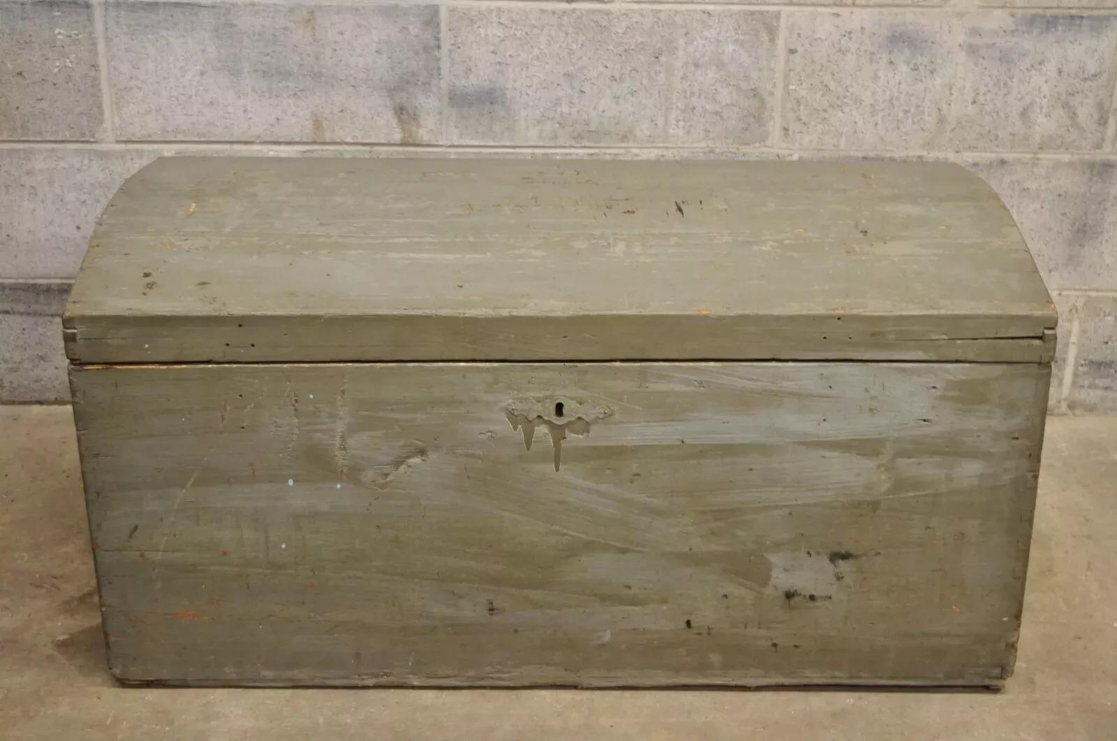 19th C. Antique Primitive Dome Top Gray Painted Dovetailed Blanket Chest Trunk For Sale 5
