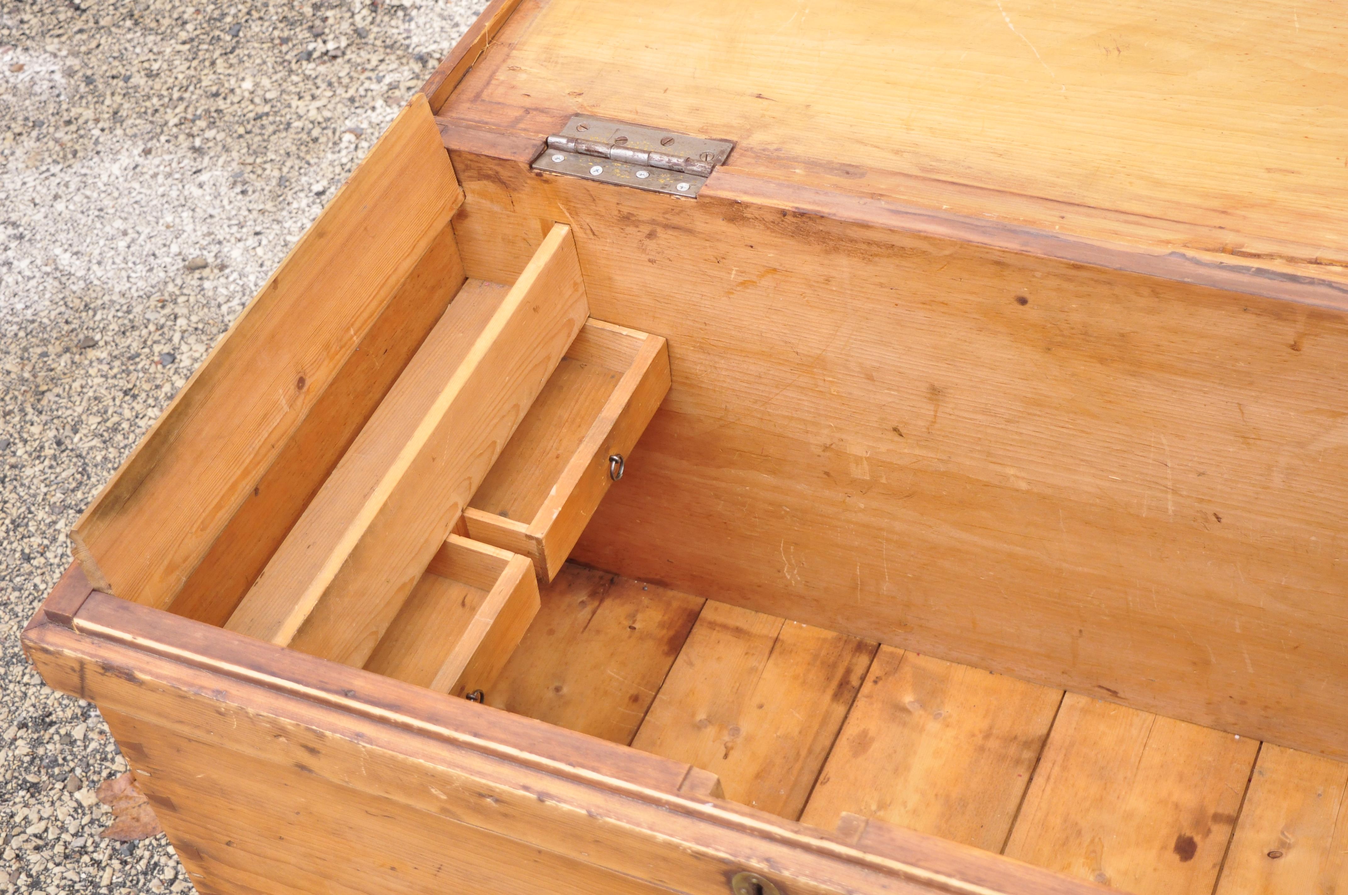 19th C Antique Rustic Chestnut Wood Wooden Dovetail Blanket Chest Trunk In Good Condition In Philadelphia, PA