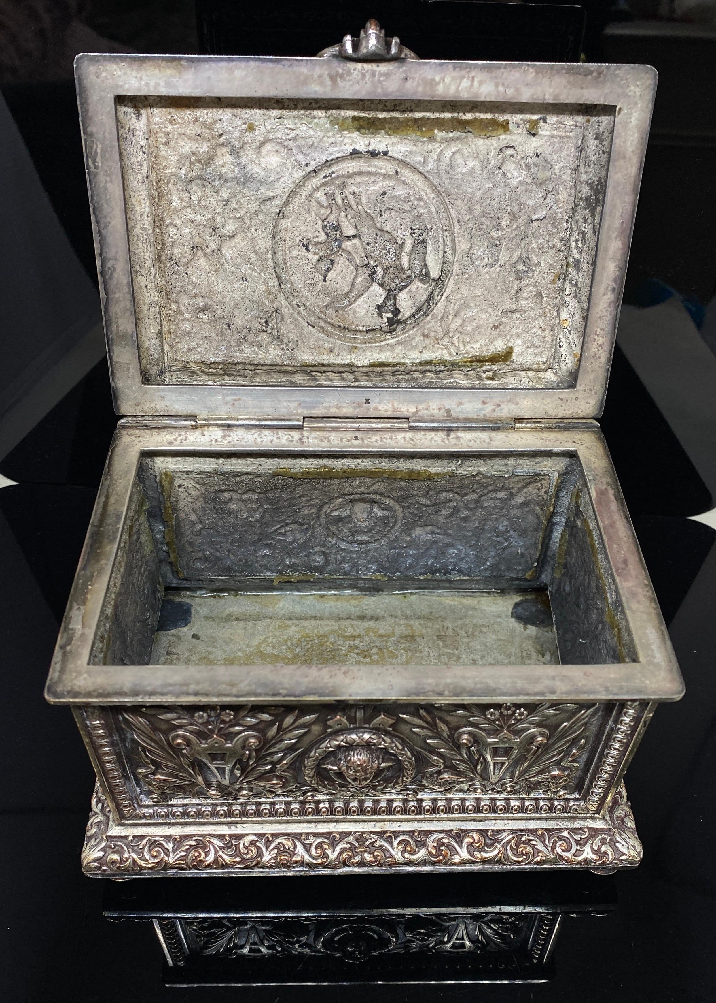 Boîte à charnière en bronze argenté antique du 19ème siècle, coffret à bijoux de Trinket en vente 6