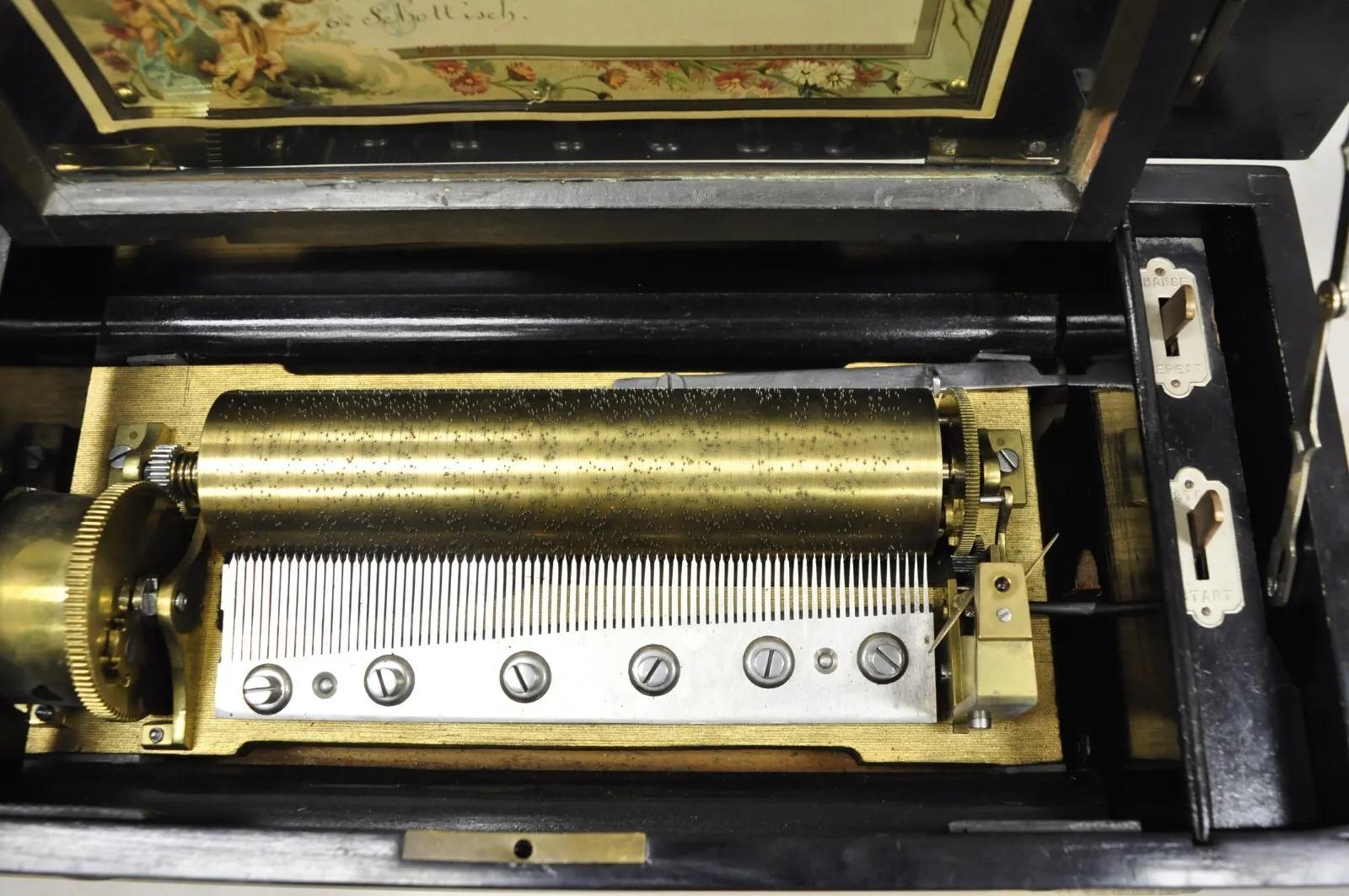 Antike Schweizer Zylinder-Roll-Musikkasten aus dem 19. Jahrhundert mit 6 Tune Airs und eingelegtem Etui im Angebot 3