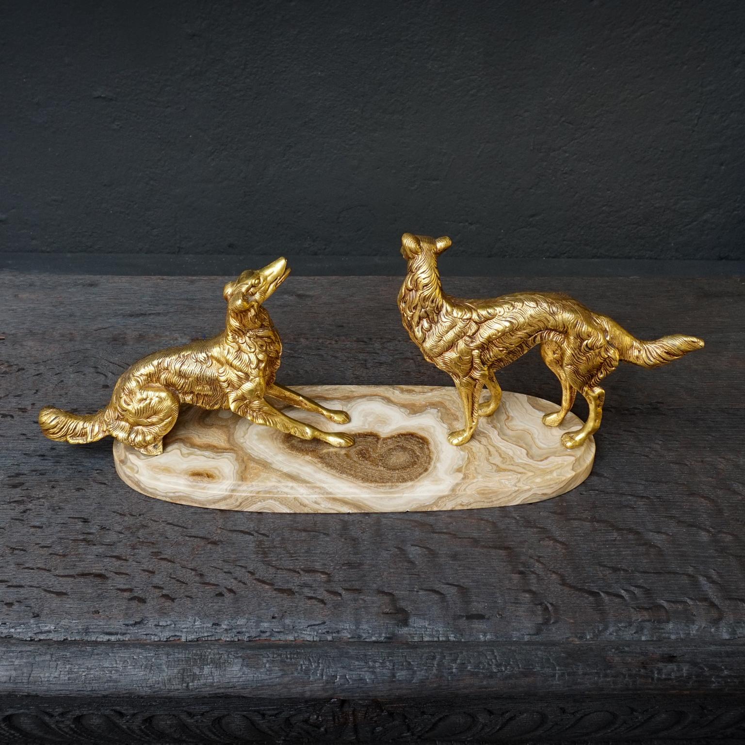 19th C. Art Deco French Brass Borzoi or Barzoi Dogs on 'Cafe au Lait' Marble In Good Condition In Haarlem, NL
