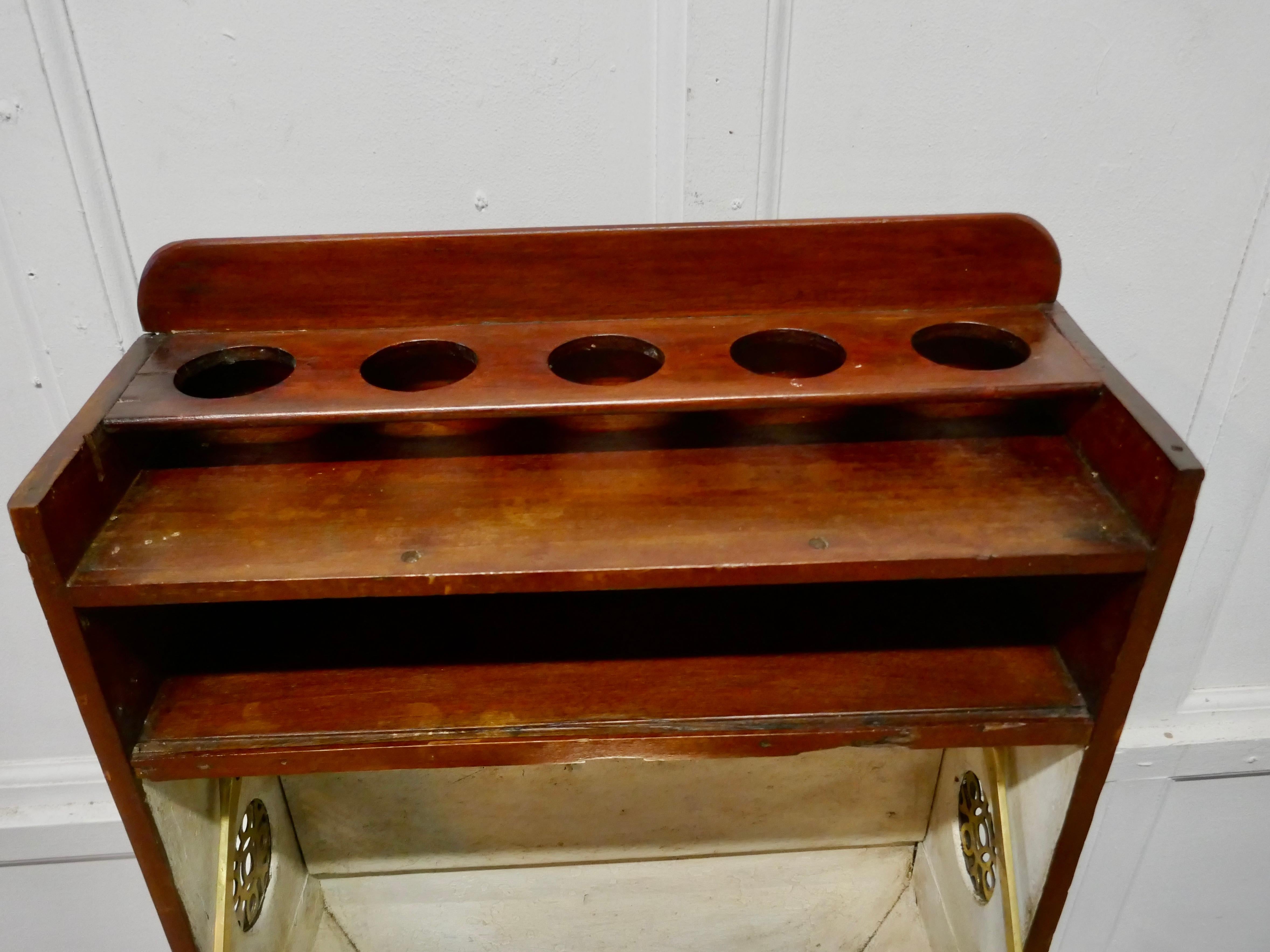 19th century Art Deco Pullman style mahogany and steel ships fold away sink

This is a fold away sink, these were used on ocean liners and railways in the 19th century
The cabinet is made in mahogany, the fittings are in brass and the original