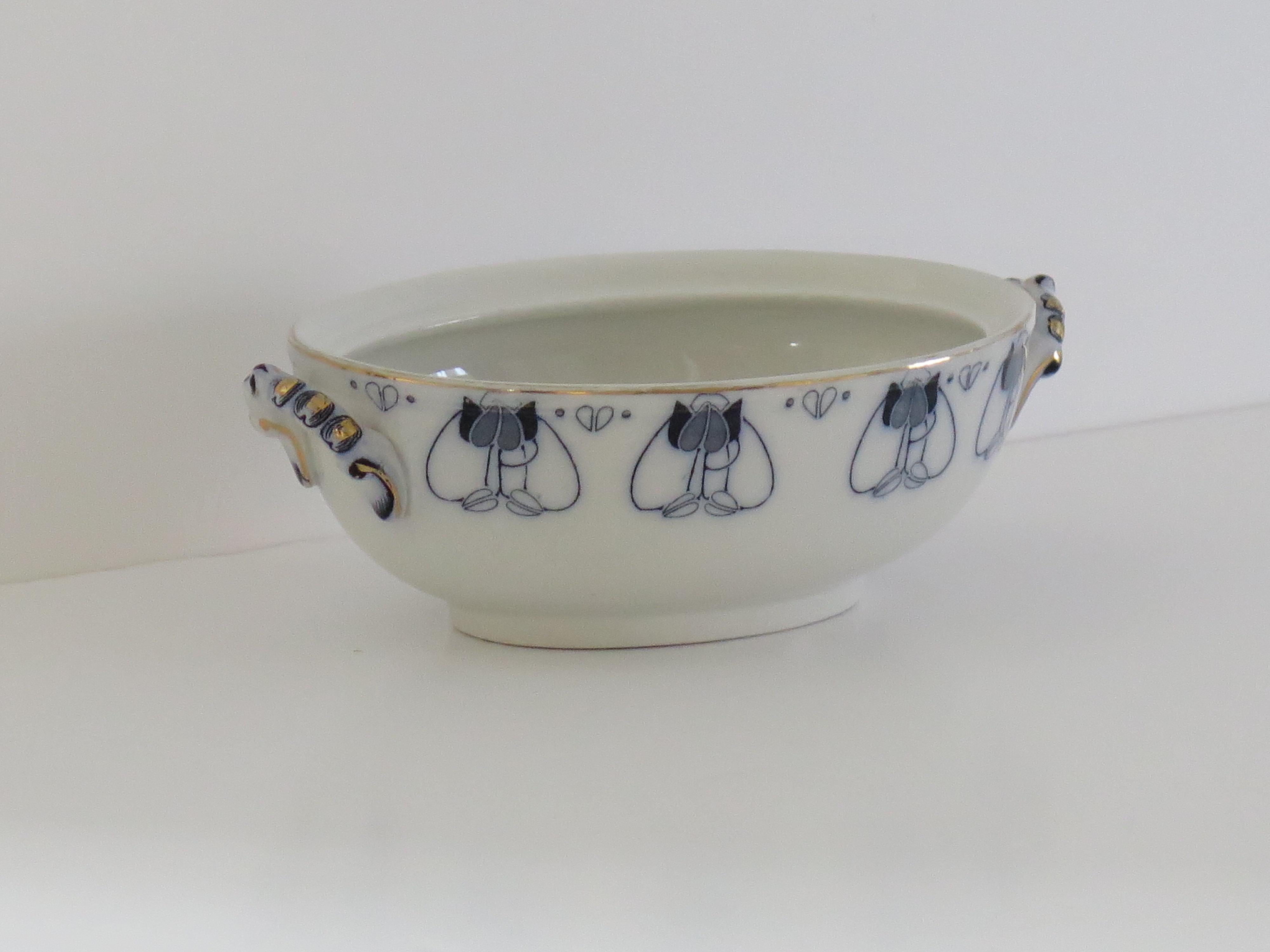 Vernissé Soupière Tulipe bleue et blanche ART NOUVEAU du 19ème siècle, Keeling & Co, vers 1887 en vente