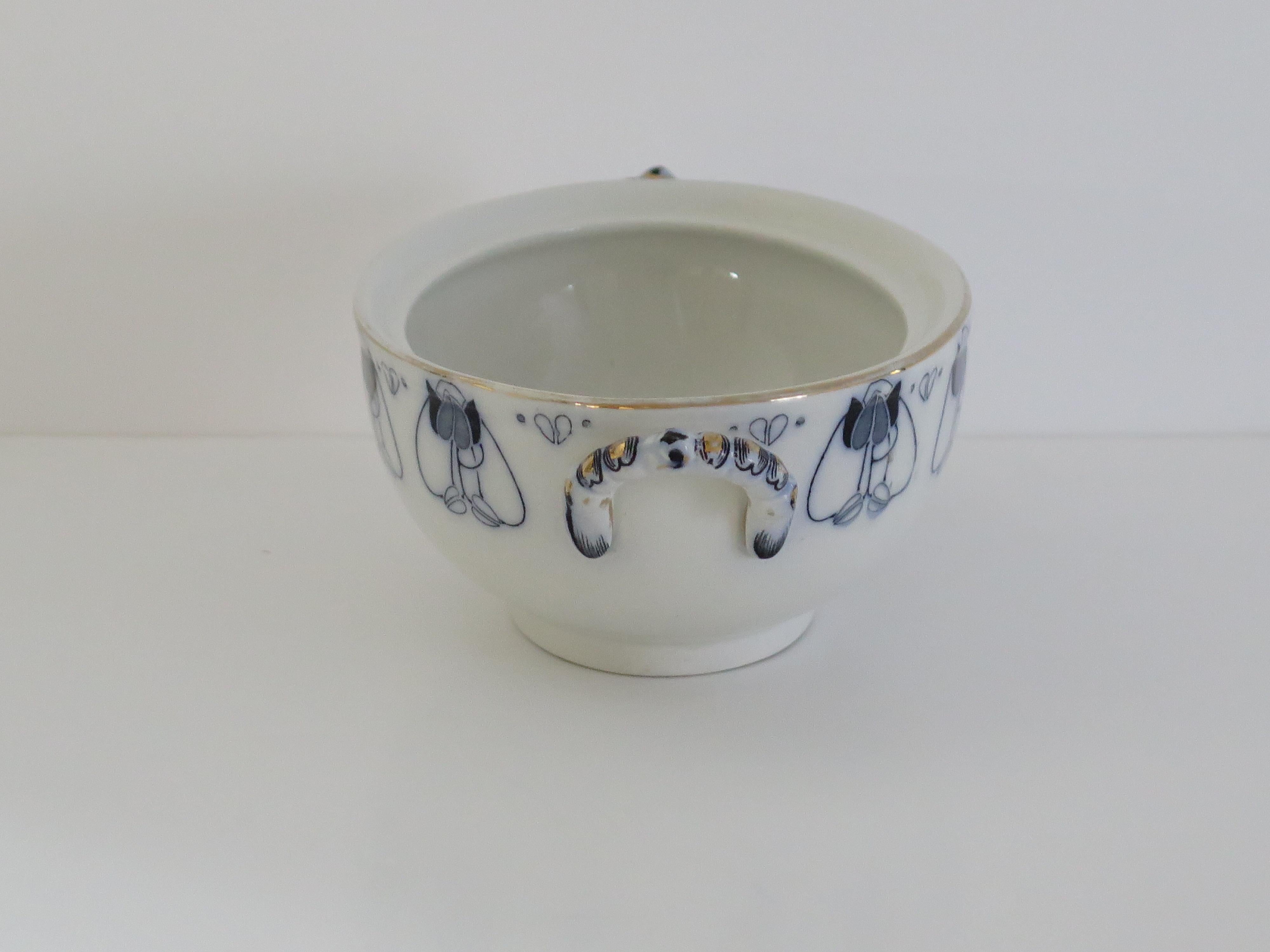 XIXe siècle Soupière Tulipe bleue et blanche ART NOUVEAU du 19ème siècle, Keeling & Co, vers 1887 en vente