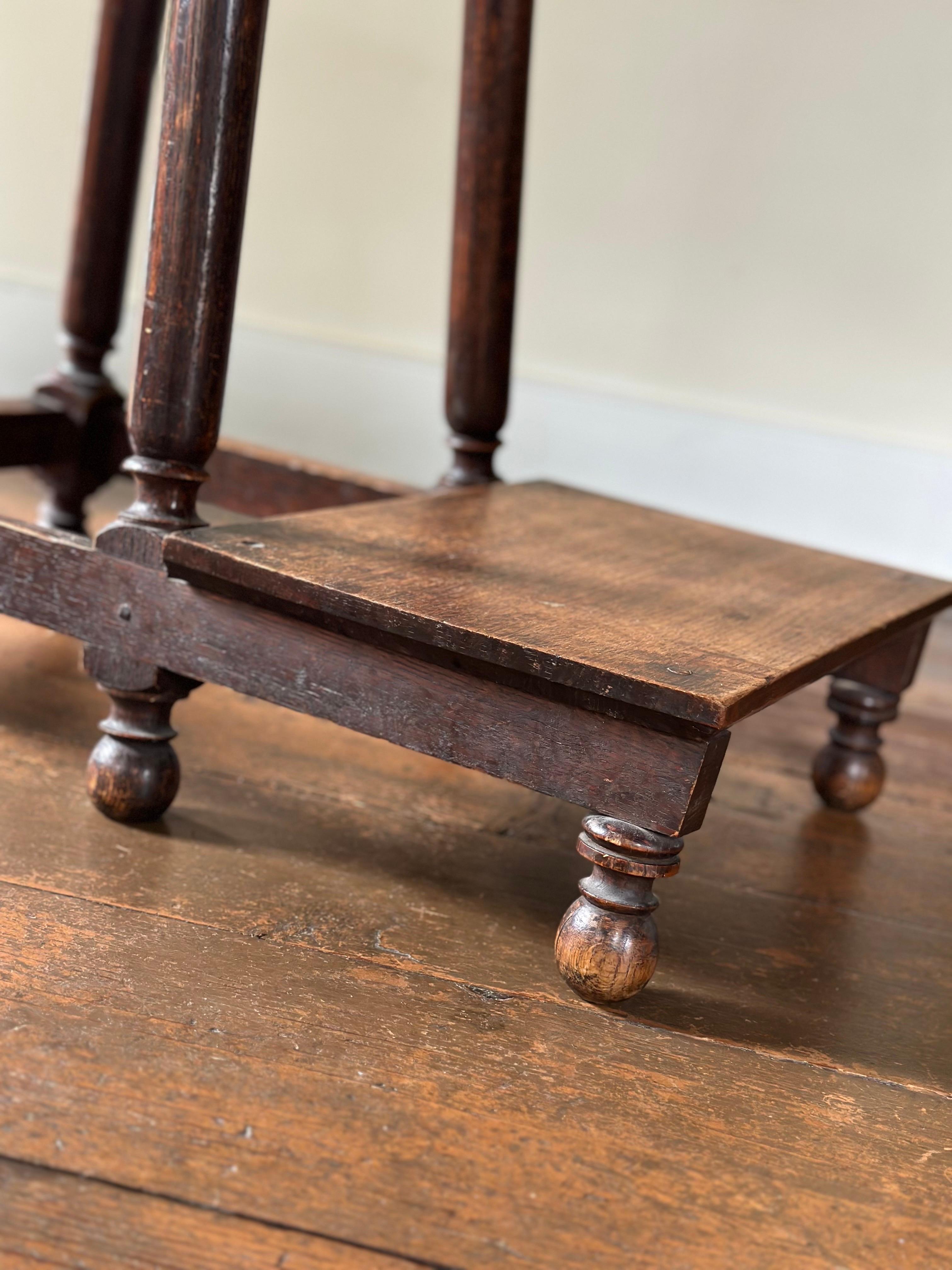 A.I.C. 19ème siècle Tabouret d'articulation modèle Artistics en vente 4