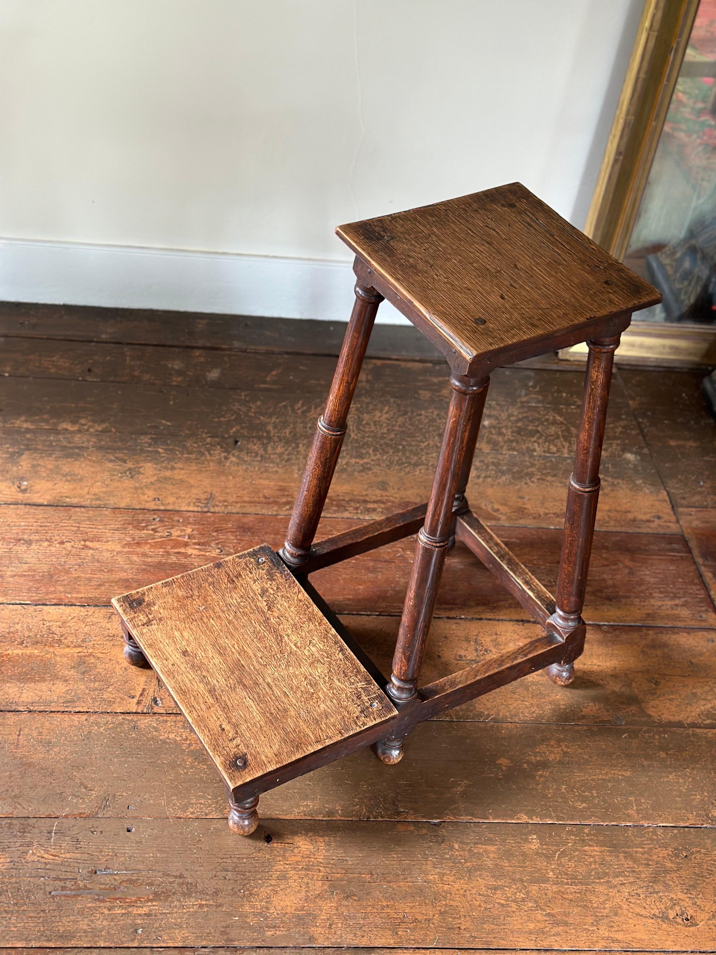 A.I.C. 19ème siècle Tabouret d'articulation modèle Artistics Bon état - En vente à Hudson, NY