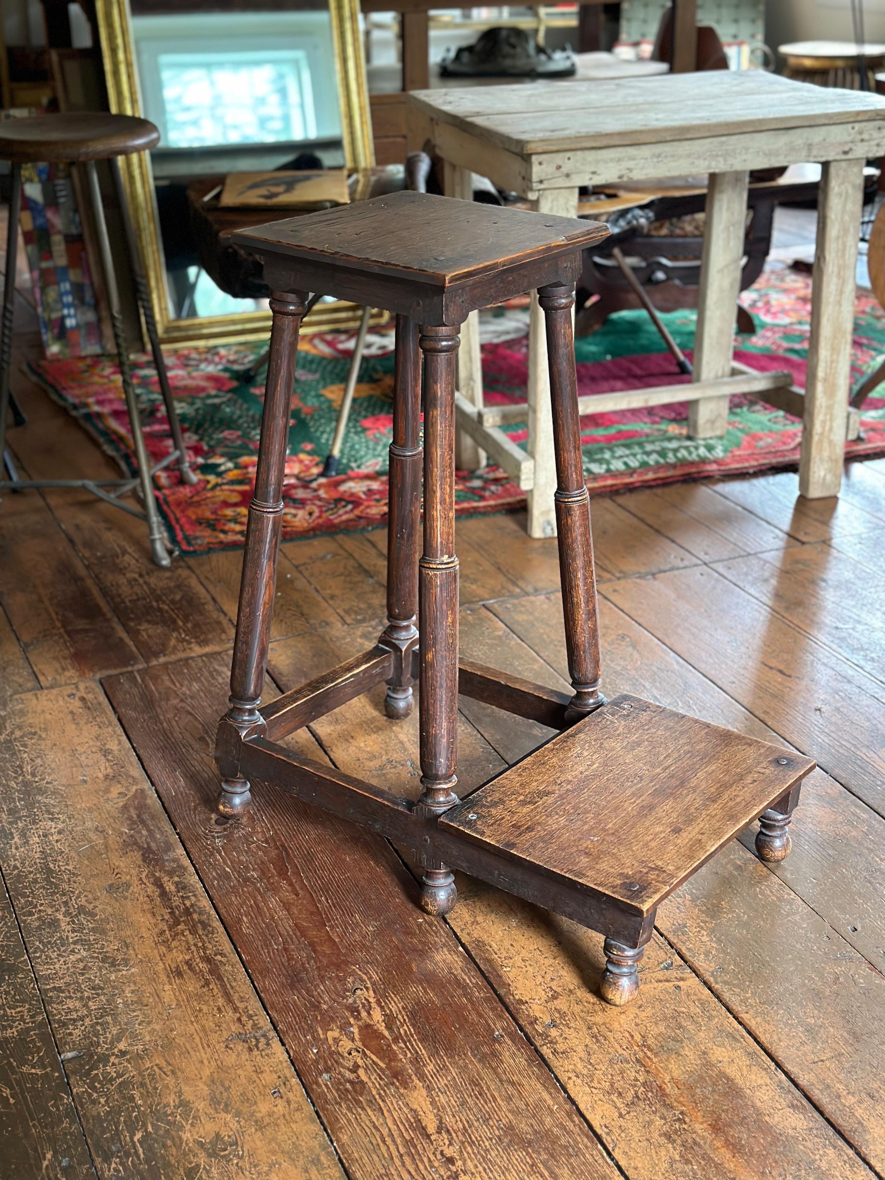 XIXe siècle A.I.C. 19ème siècle Tabouret d'articulation modèle Artistics en vente