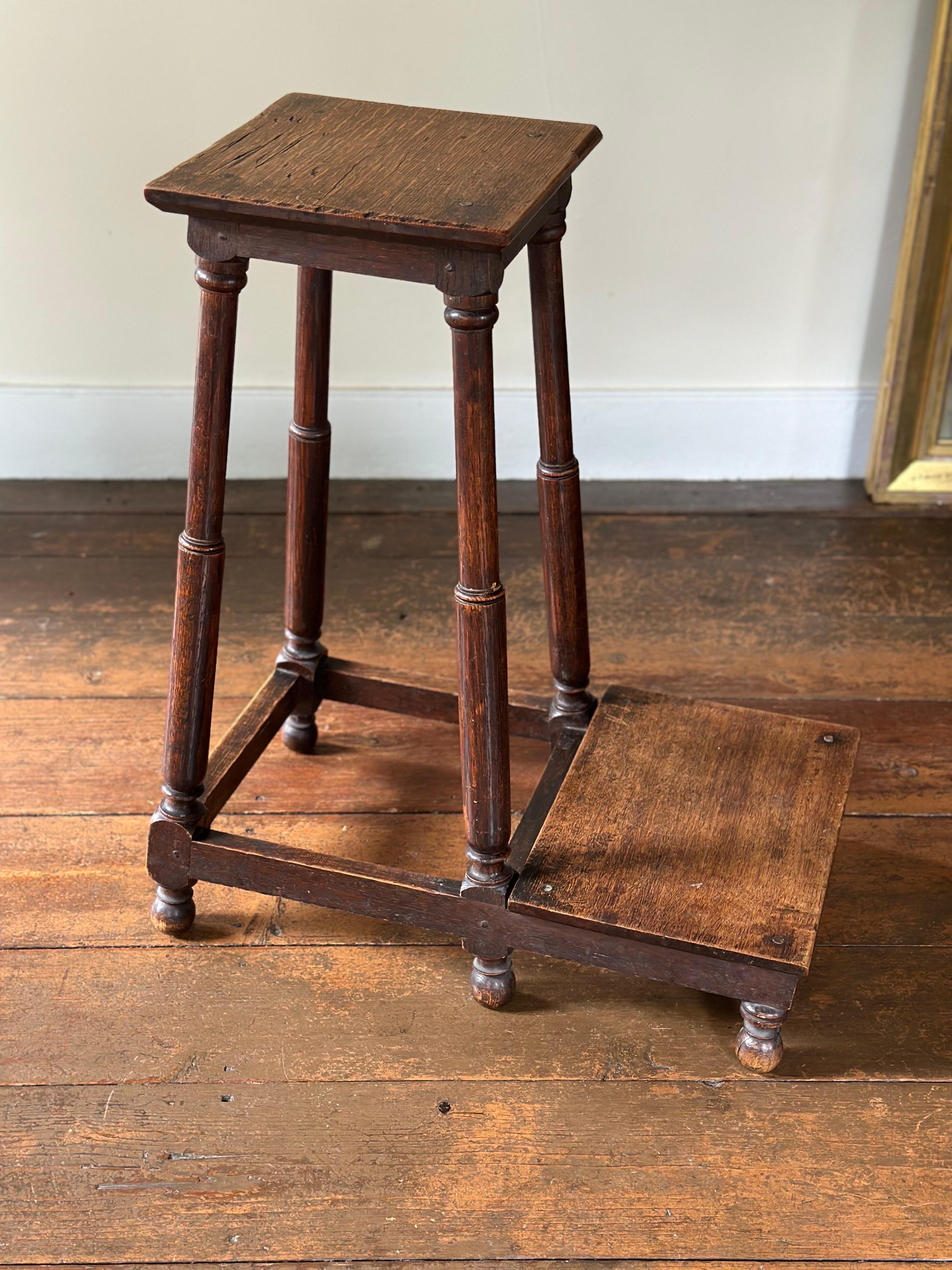 A.I.C. 19ème siècle Tabouret d'articulation modèle Artistics en vente 3
