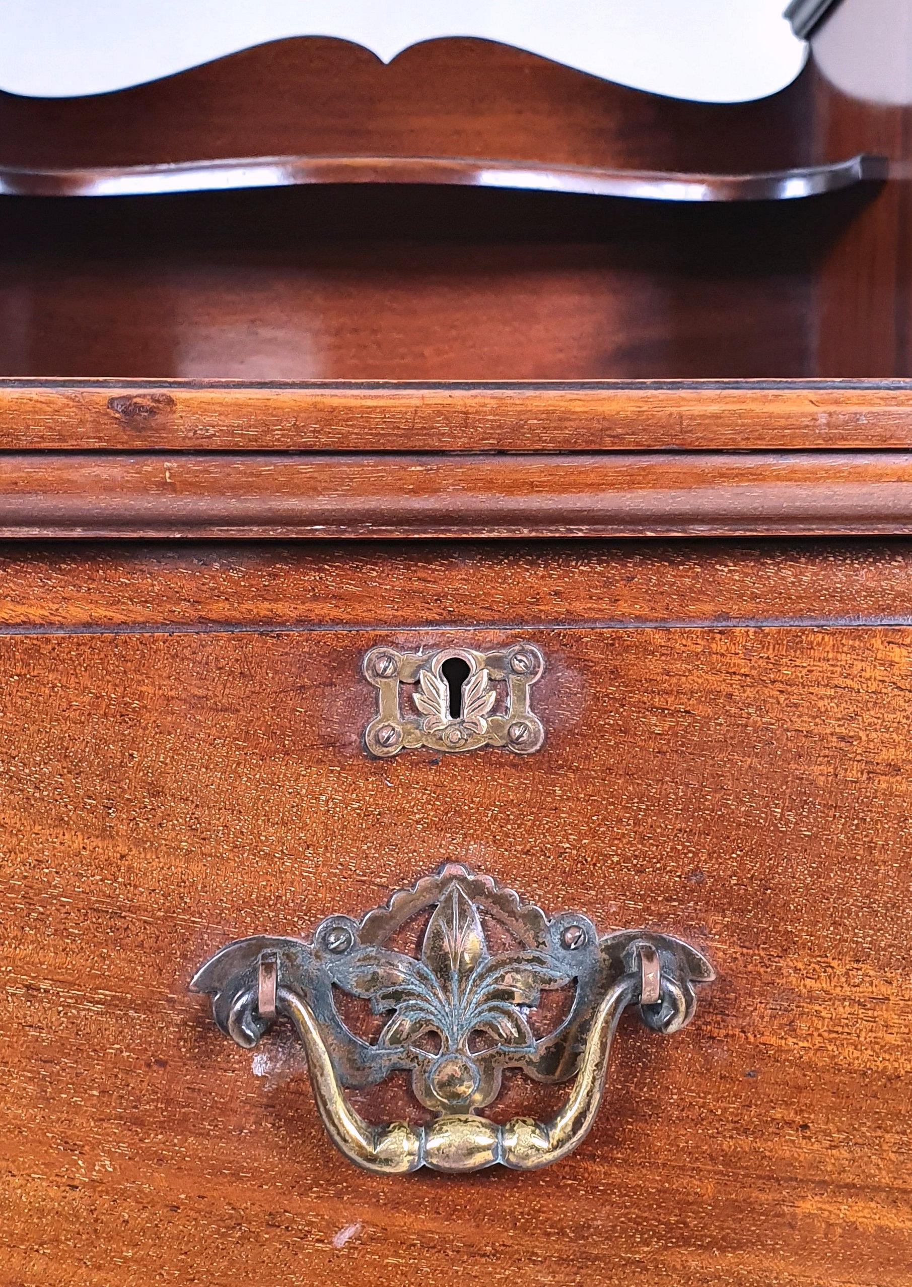 19th Century Arts & Crafts Walnut Dressing Chest For Sale 1