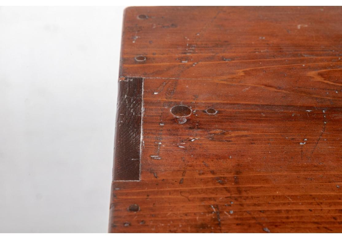 Armadio asiatico in legno del XIX secolo in vendita 3