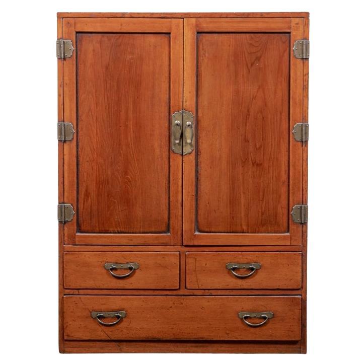 Armario asiático de madera del siglo XIX