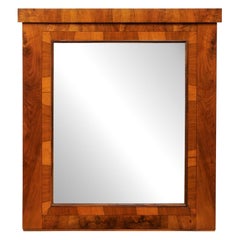 19. Jh. Österreichischer Biedermeier-Spiegel mit Originalglas und Nussbaumfurnier, 4 Fuß hoch