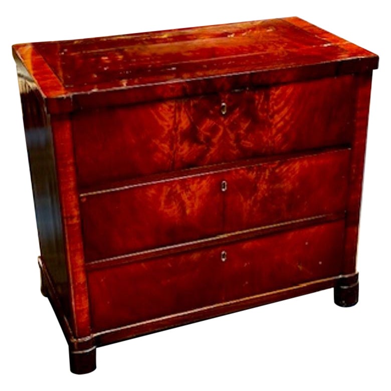 19th c. Biedermeier Flame Mahogany Chest For Sale
