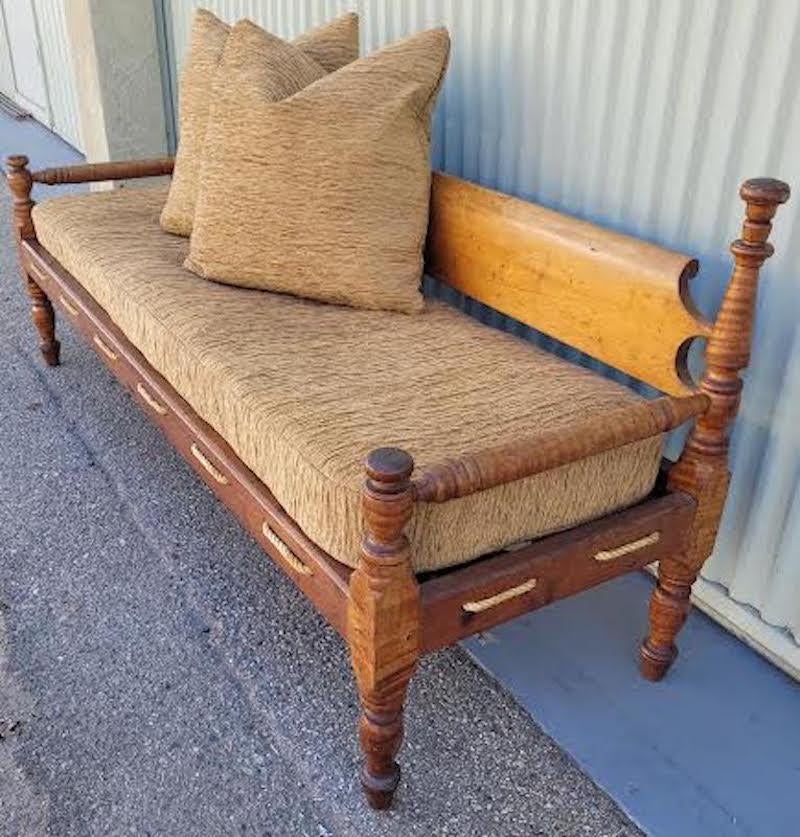 American Classical 19th C Birdseye Maple Daybed/Settee