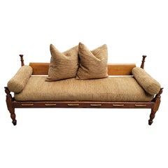 19. C Birdseye Ahorn Daybed/Settee