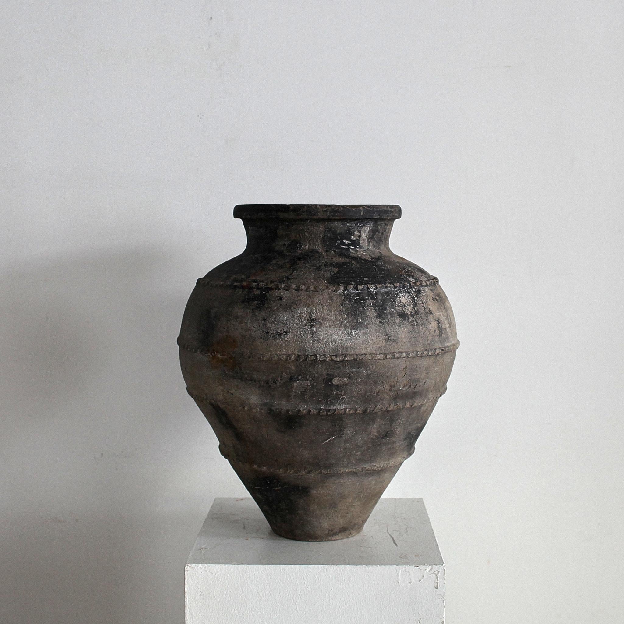XIX secolo Vaso portoghese in terracotta nera del 19° C. in vendita