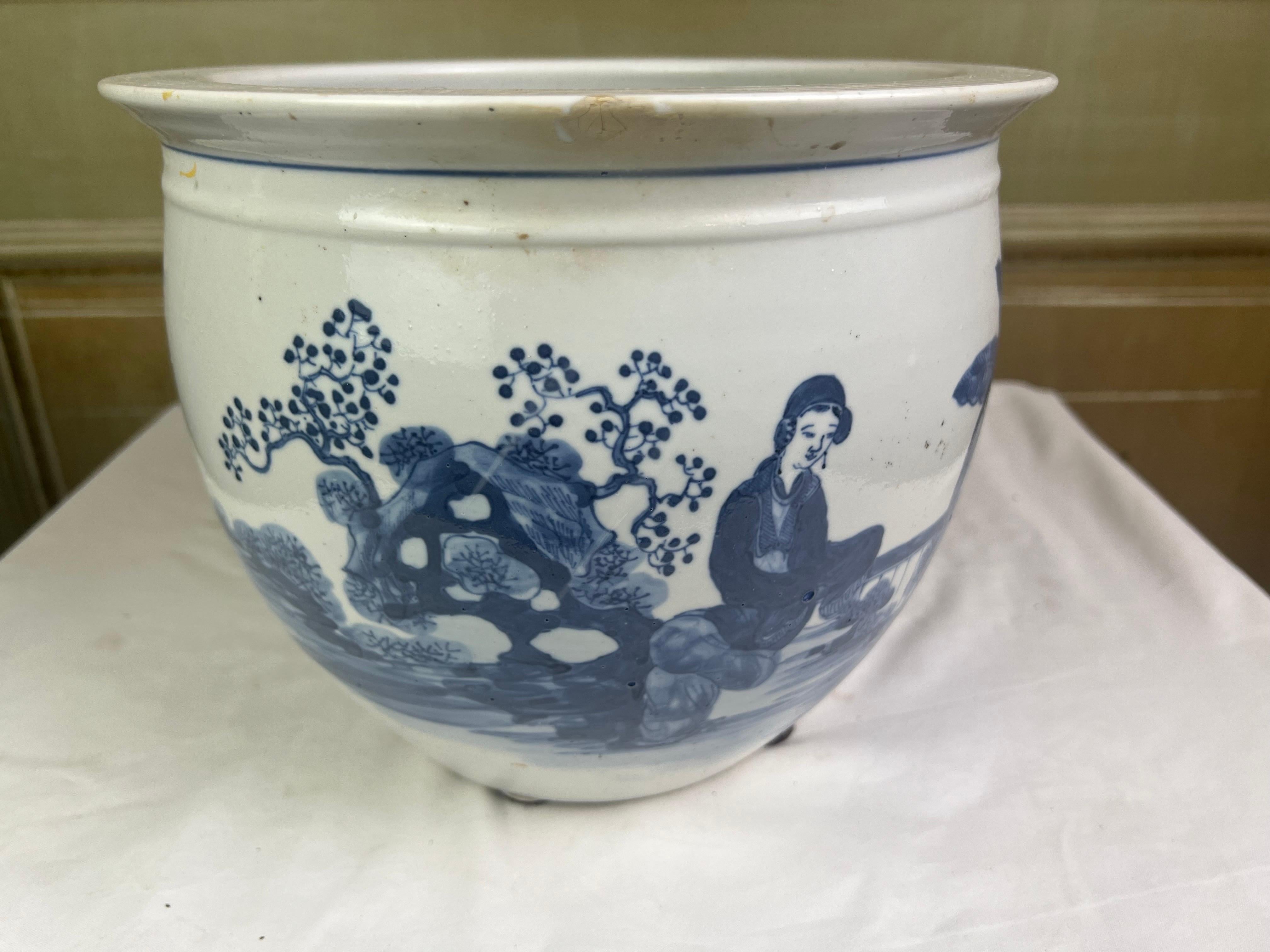 Pot en porcelaine émaillée d'exportation chinoise bleu et blanc du 19e siècle.