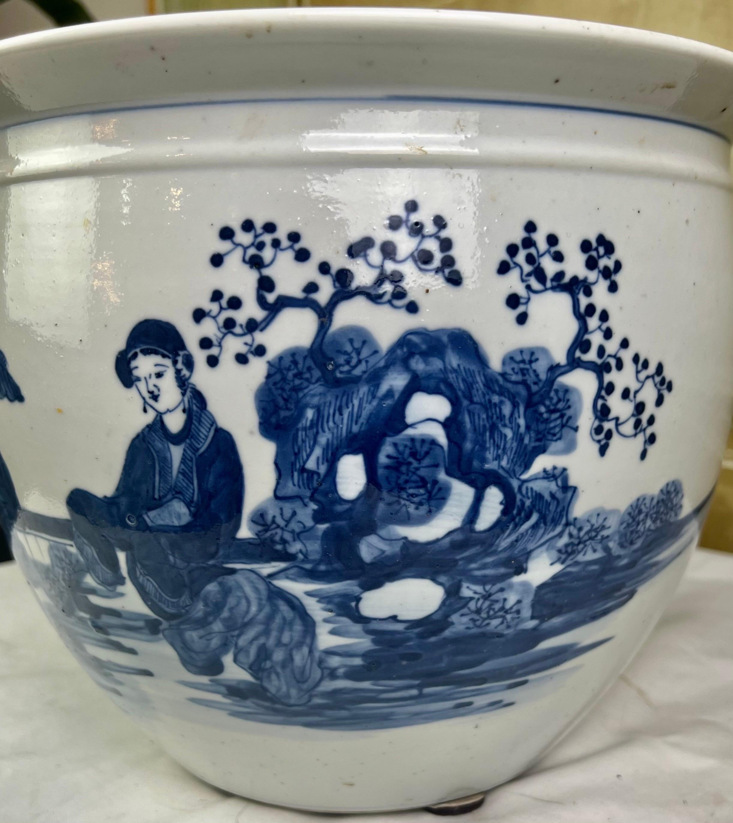 Vernissé Jardinière chinoise d'exportation bleu et blanc du 19e siècle en vente