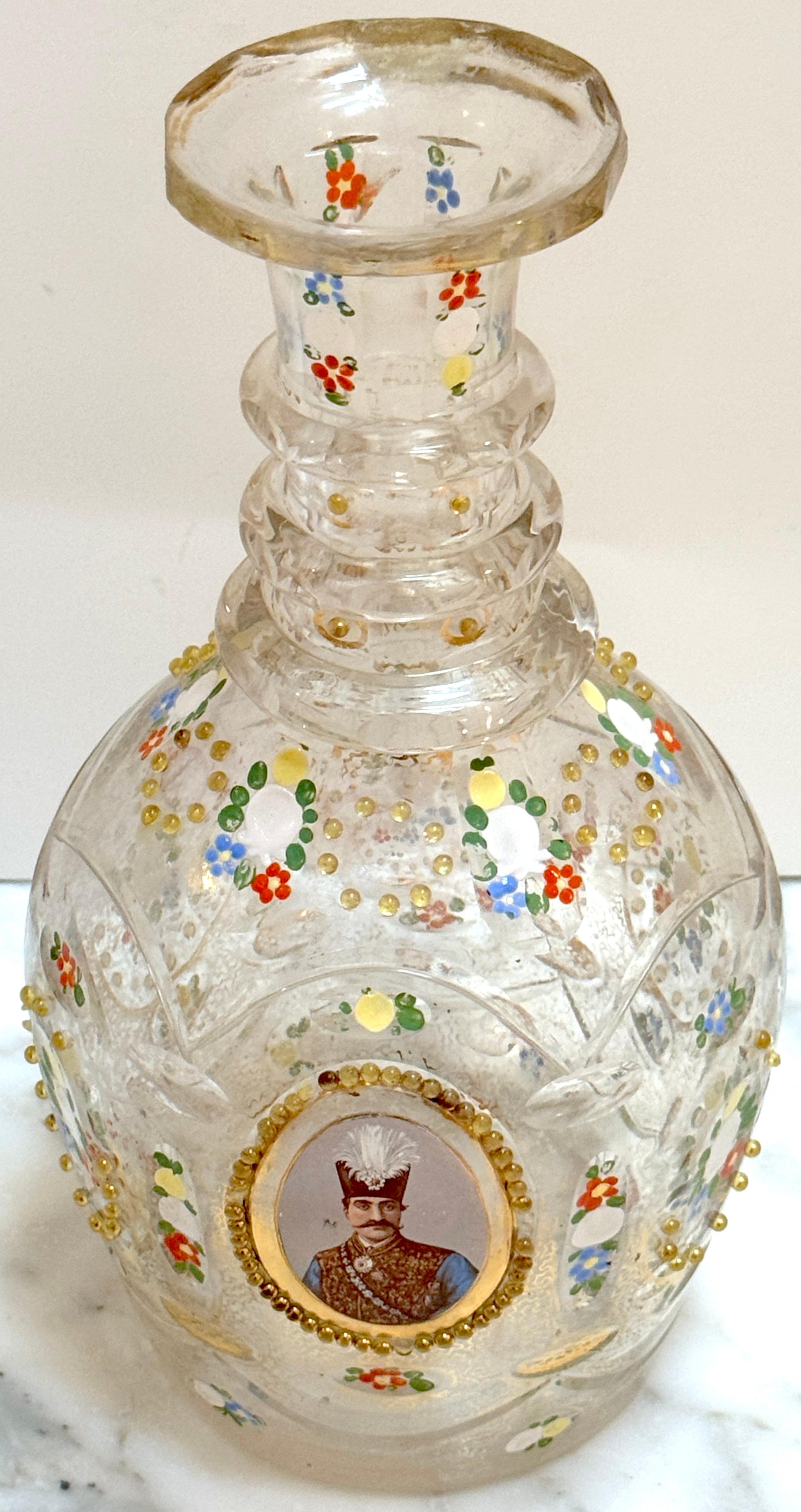 Portrait de carafe persan émaillé Naser al-Din Shah Qajar, Bohème, 19e siècle en vente 4