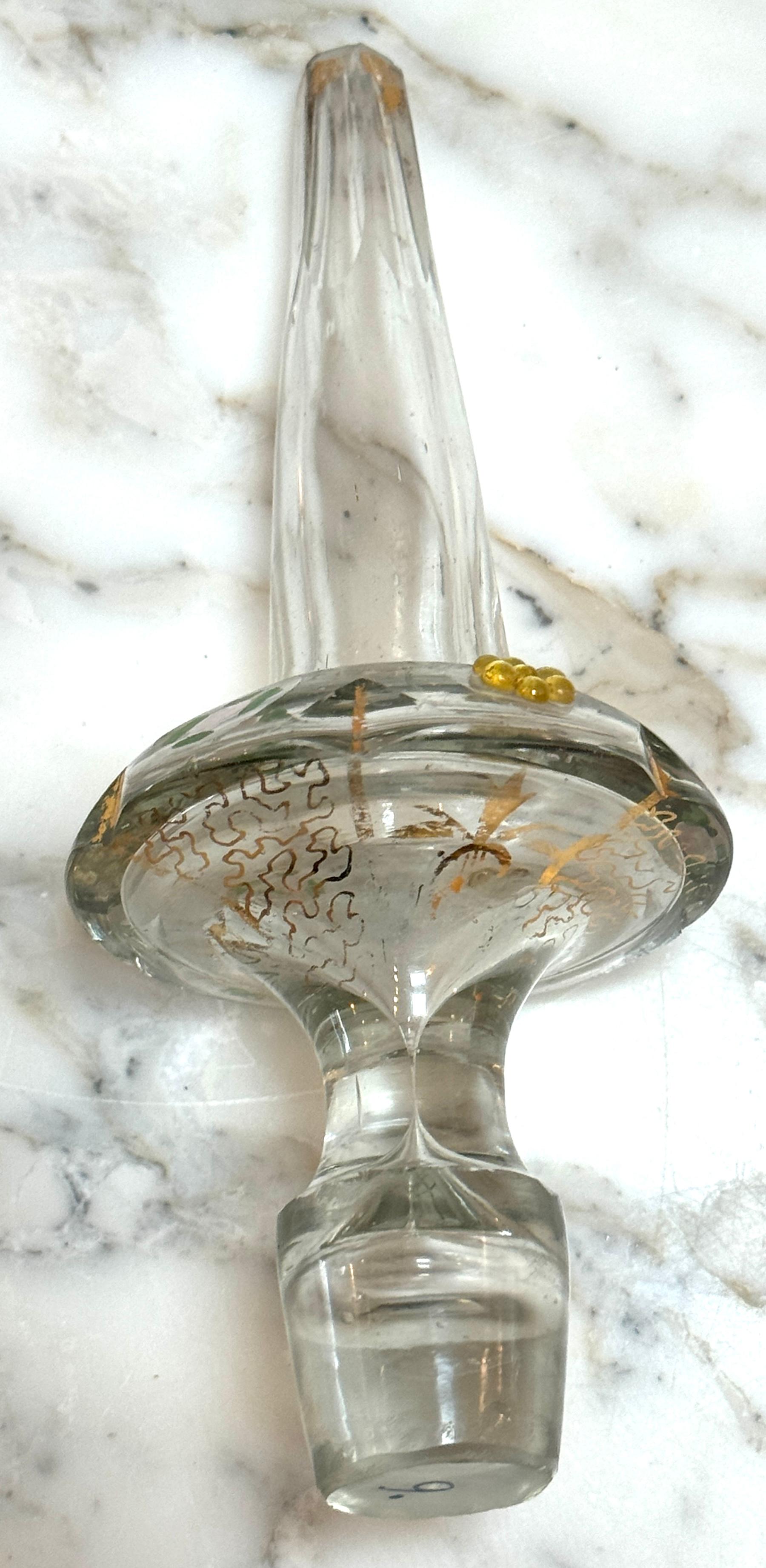 Portrait de carafe persan émaillé Naser al-Din Shah Qajar, Bohème, 19e siècle en vente 8