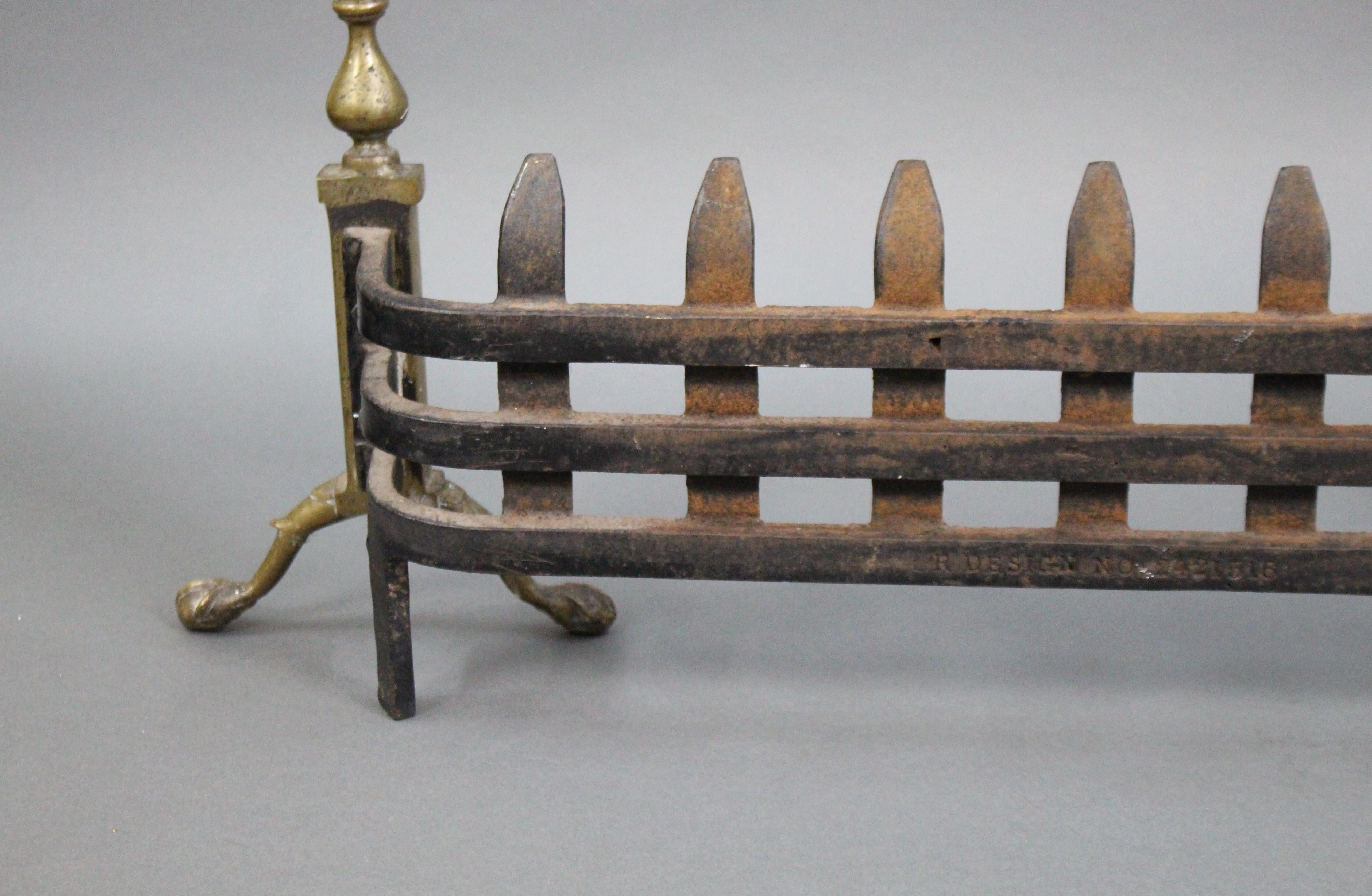 19th Century Brass and Cast Iron Fire Guard Basket Front In Good Condition For Sale In Worcester, Worcestershire