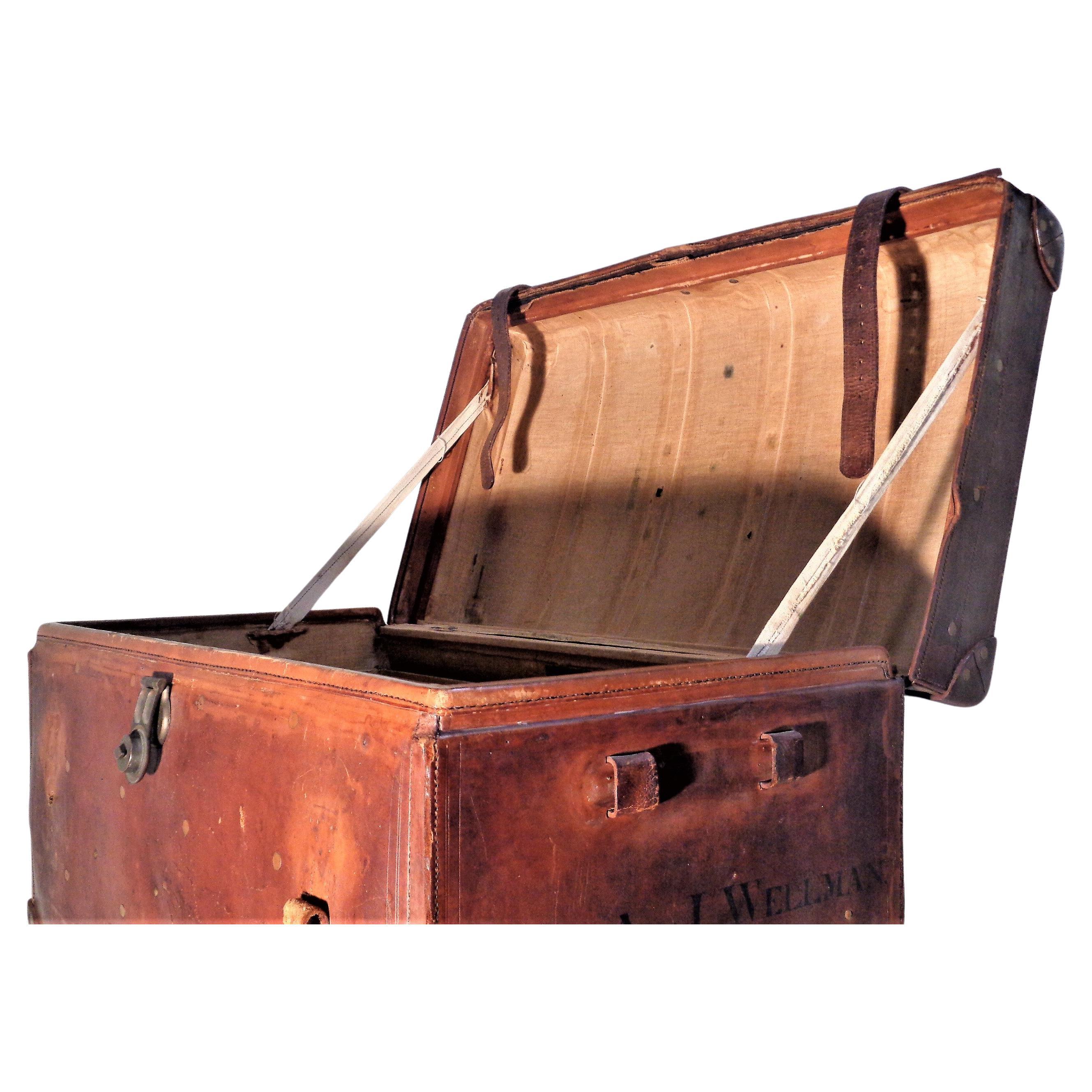 Malle de voyage en cuir riveté en laiton du 19e siècle Sage's Trunk Depot Boston, Ma. en vente 1