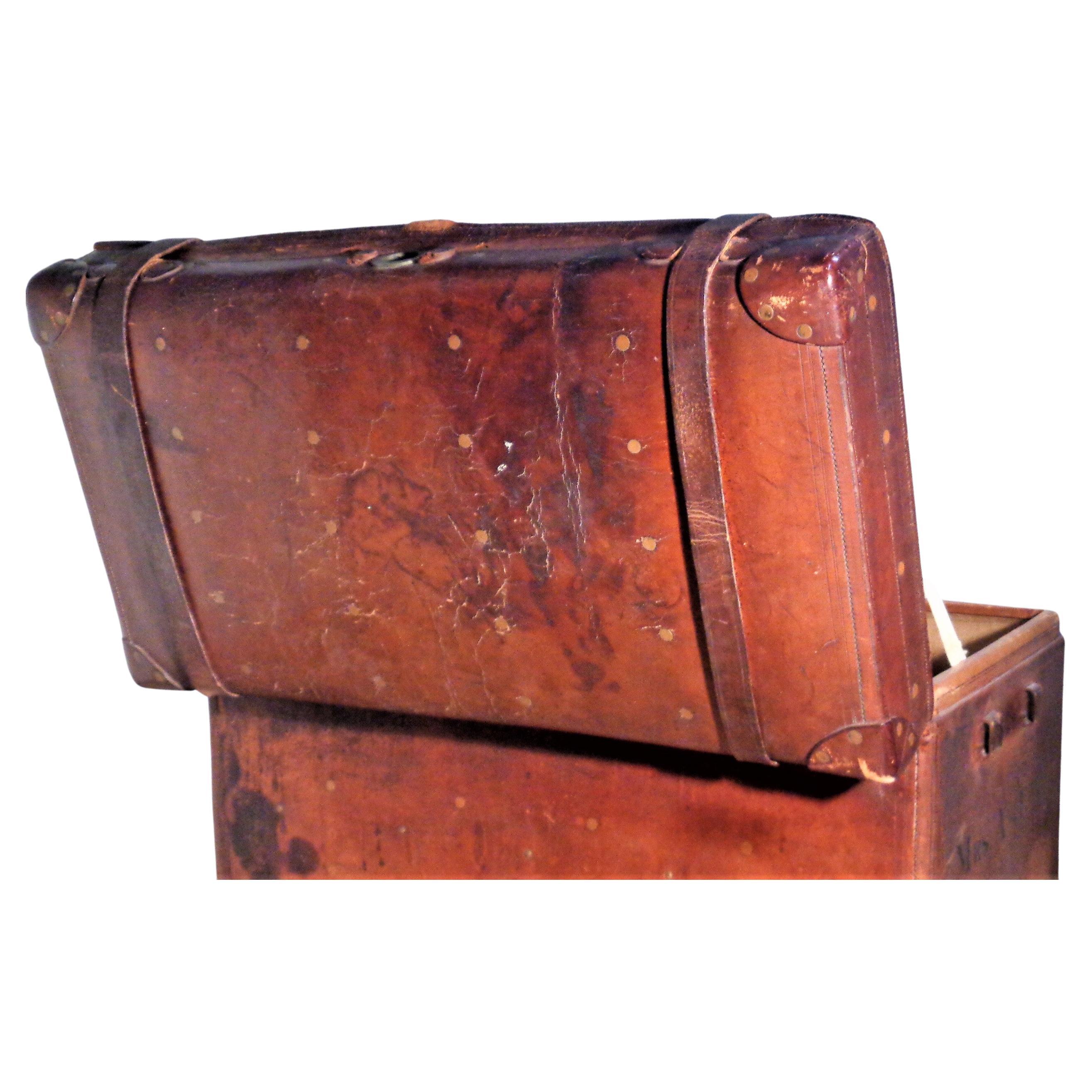 Malle de voyage en cuir riveté en laiton du 19e siècle Sage's Trunk Depot Boston, Ma. en vente 2