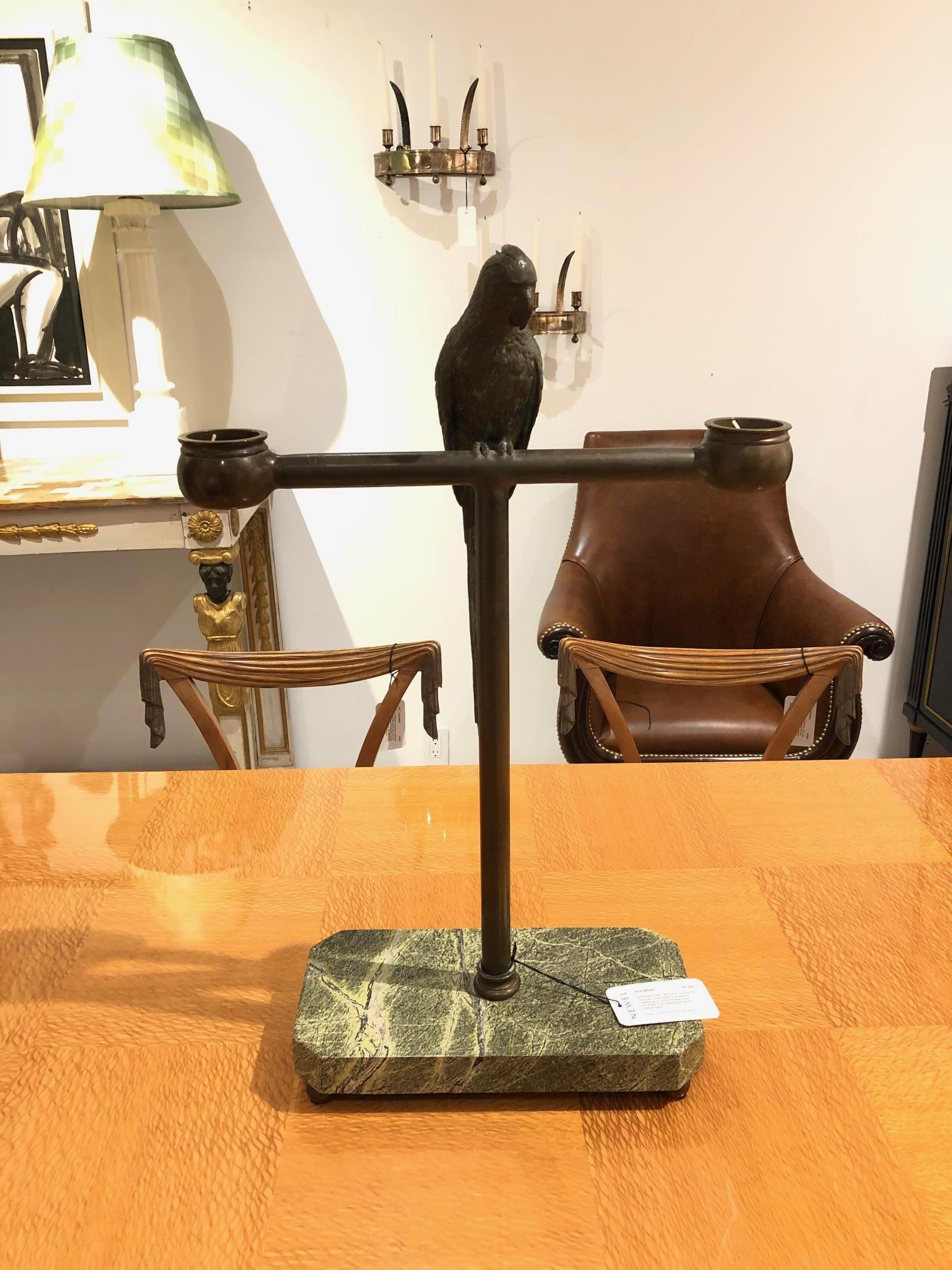 XIX secolo Candelabro americano a pappagallo in bronzo in vendita
