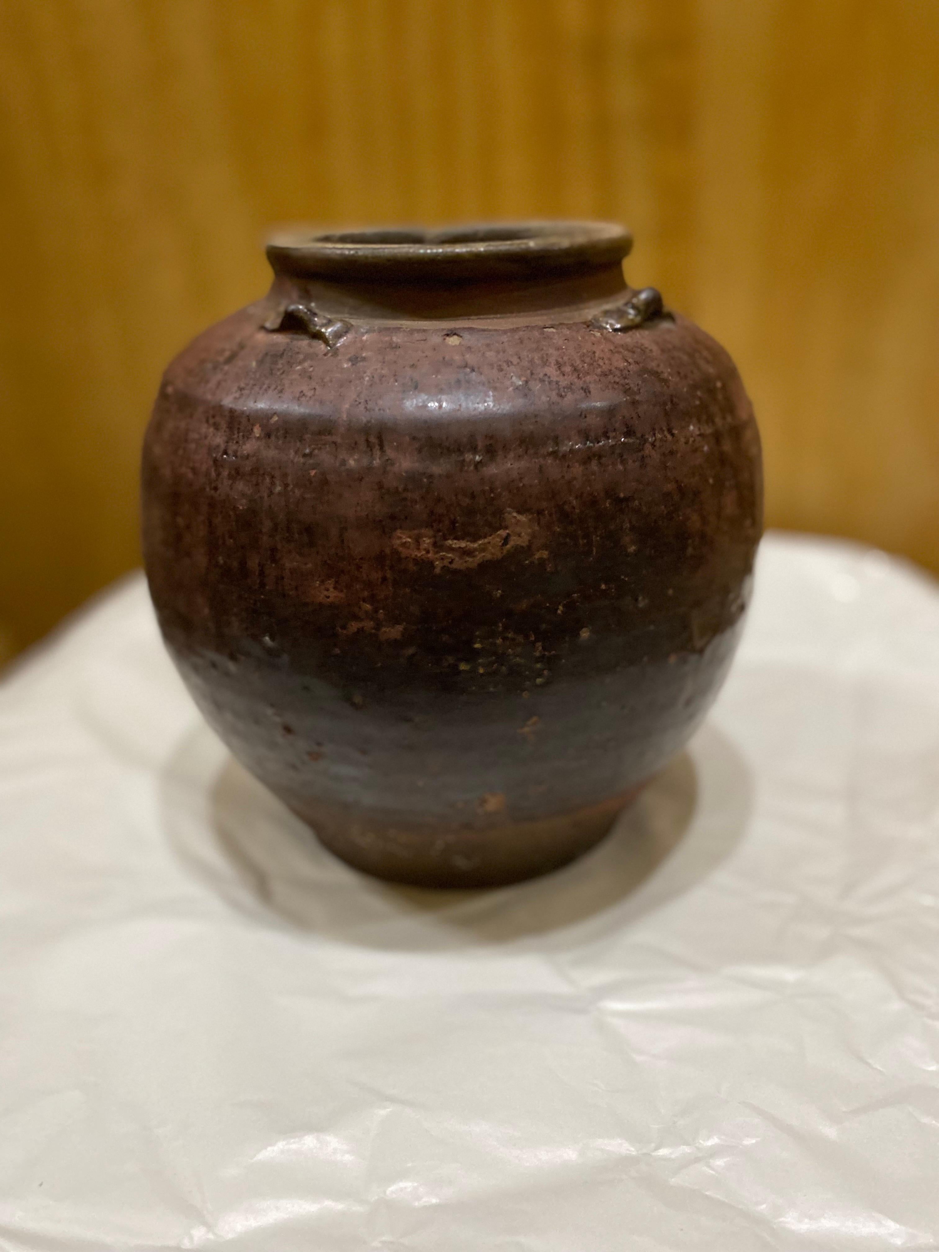 Inconnu Pot en faïence à glaçure brune du 19ème siècle en vente