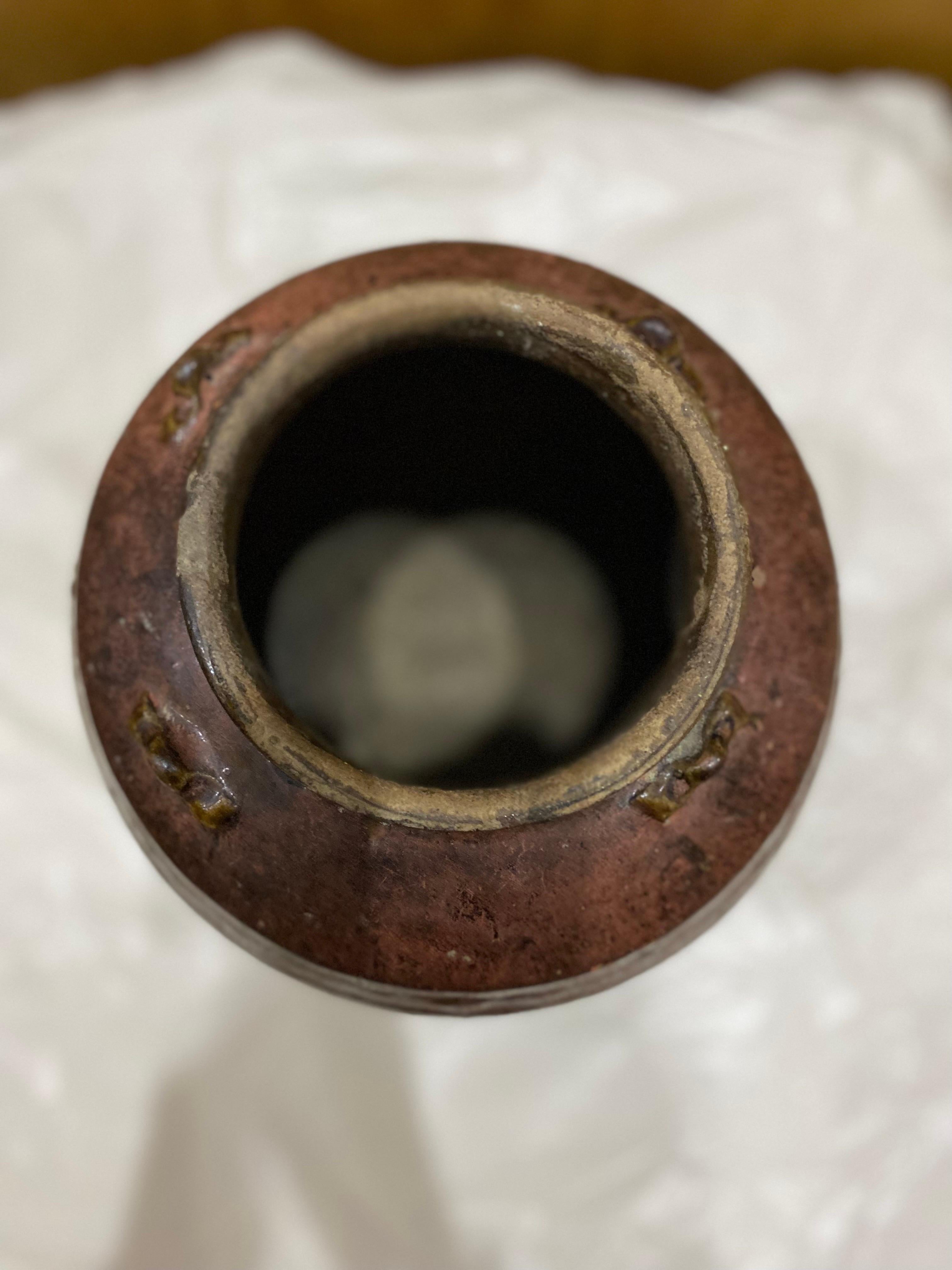 XIXe siècle Pot en faïence à glaçure brune du 19ème siècle en vente