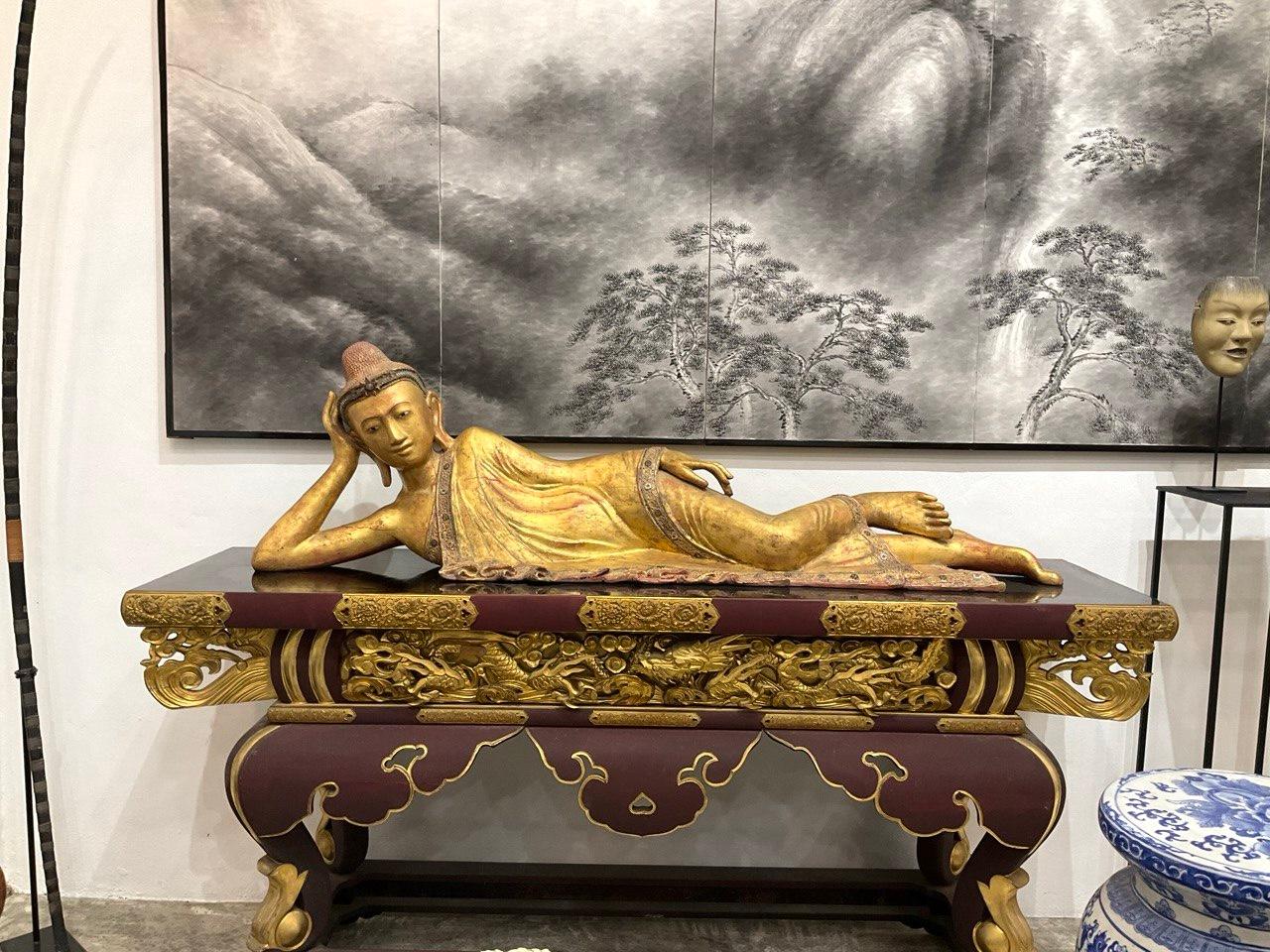 19e s. Bouddha couché birman - Rare Form Iconographique, période Mandalay en vente 3