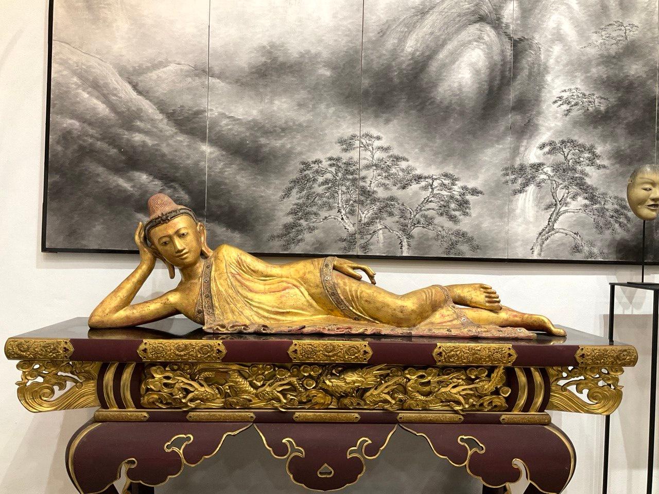 Birman 19e s. Bouddha couché birman - Rare Form Iconographique, période Mandalay en vente
