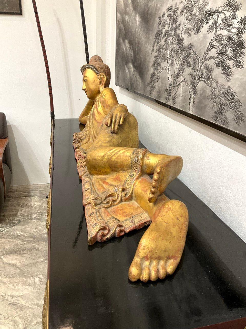 XIXe siècle 19e s. Bouddha couché birman - Rare Form Iconographique, période Mandalay en vente