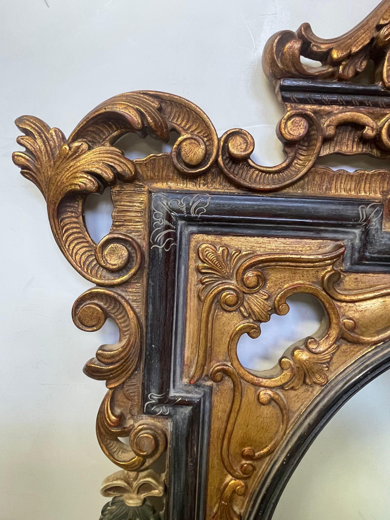 A.C., A.I.C. Miroir noir et or sculpté de style rococo avec guirlandes suspendues peintes en vente 1
