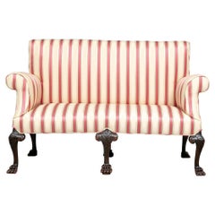 Geschnitzte Couch aus dem 19. Jahrhundert, gestreift