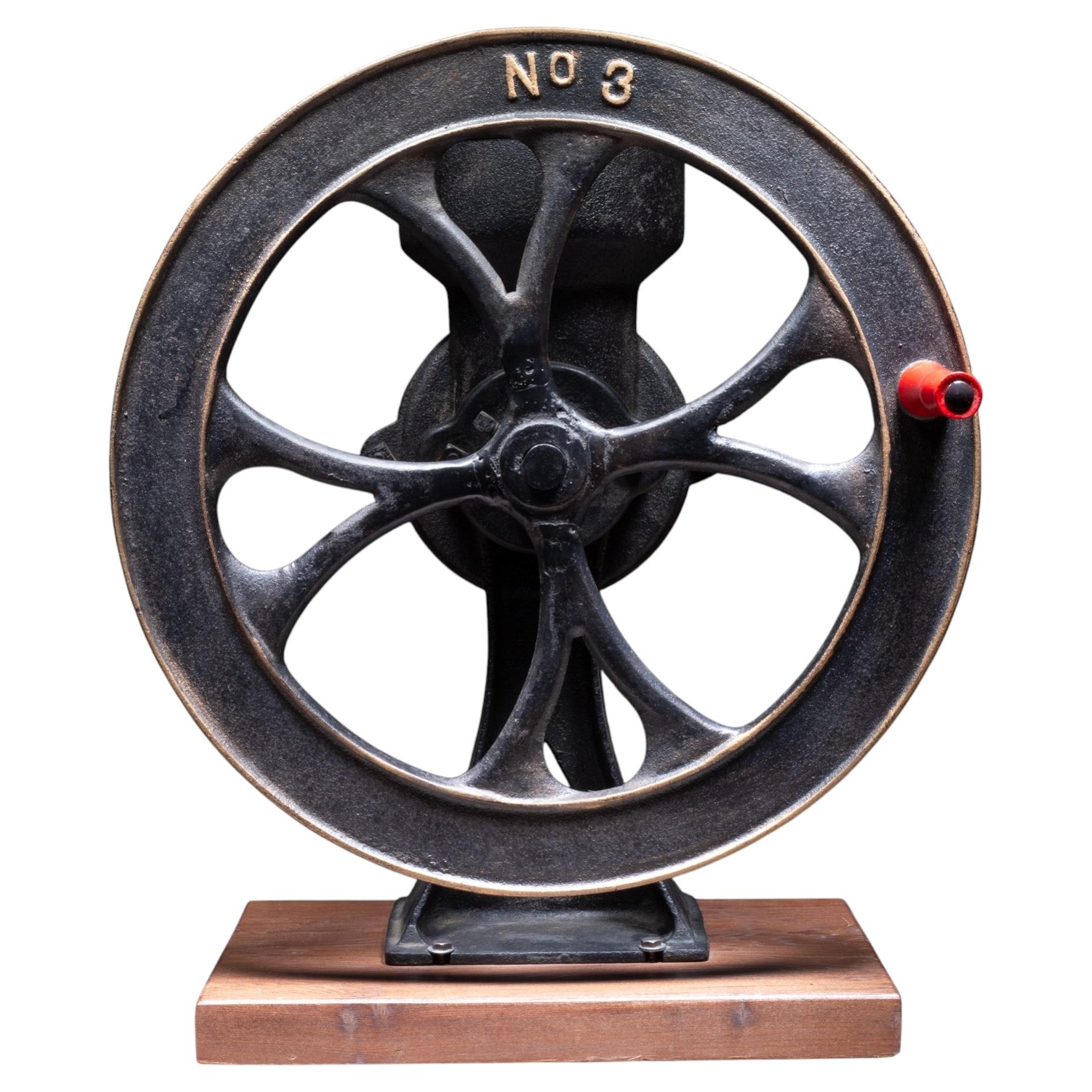 19e s. Moulin à café en fonte Model No. 8